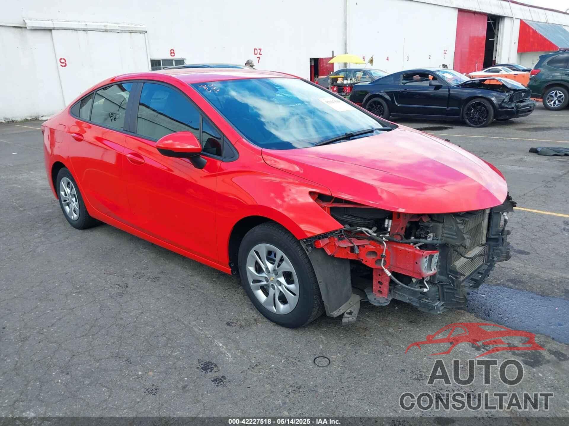 CHEVROLET CRUZE 2019 - 1G1BJ5SM5K7106904