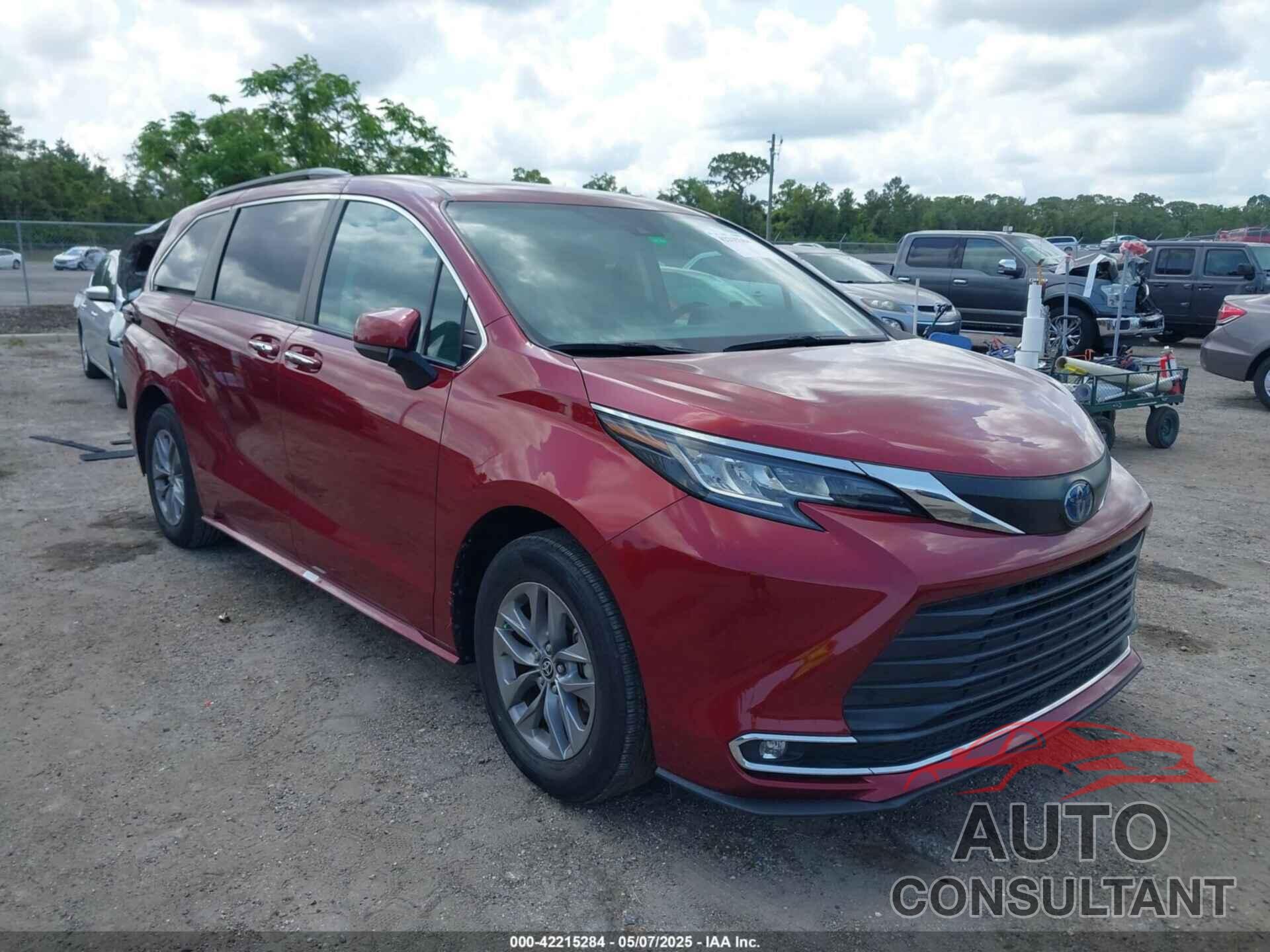 TOYOTA SIENNA 2022 - 5TDJRKEC3NS116029