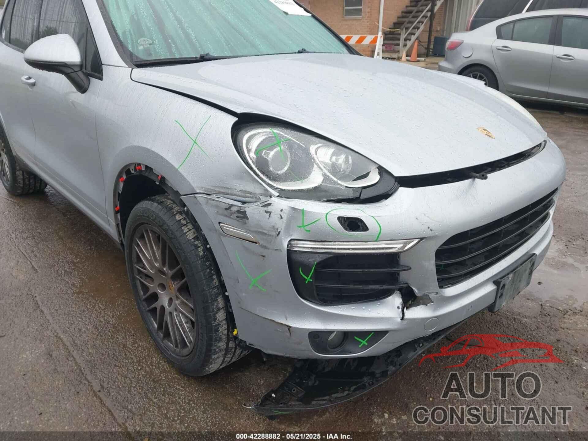 PORSCHE CAYENNE 2017 - WP1AA2A25HKA80522