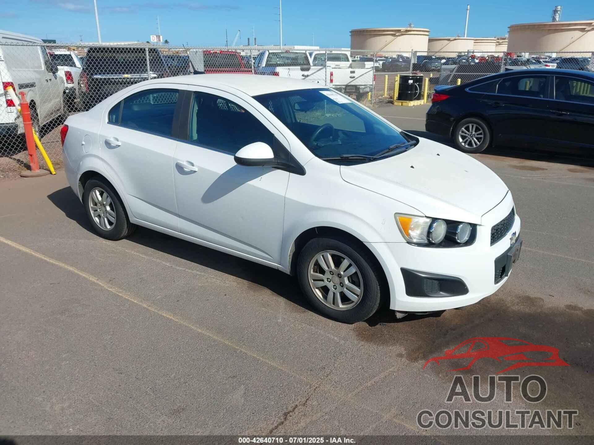 CHEVROLET SONIC 2013 - 1G1JC5SH2D4174963