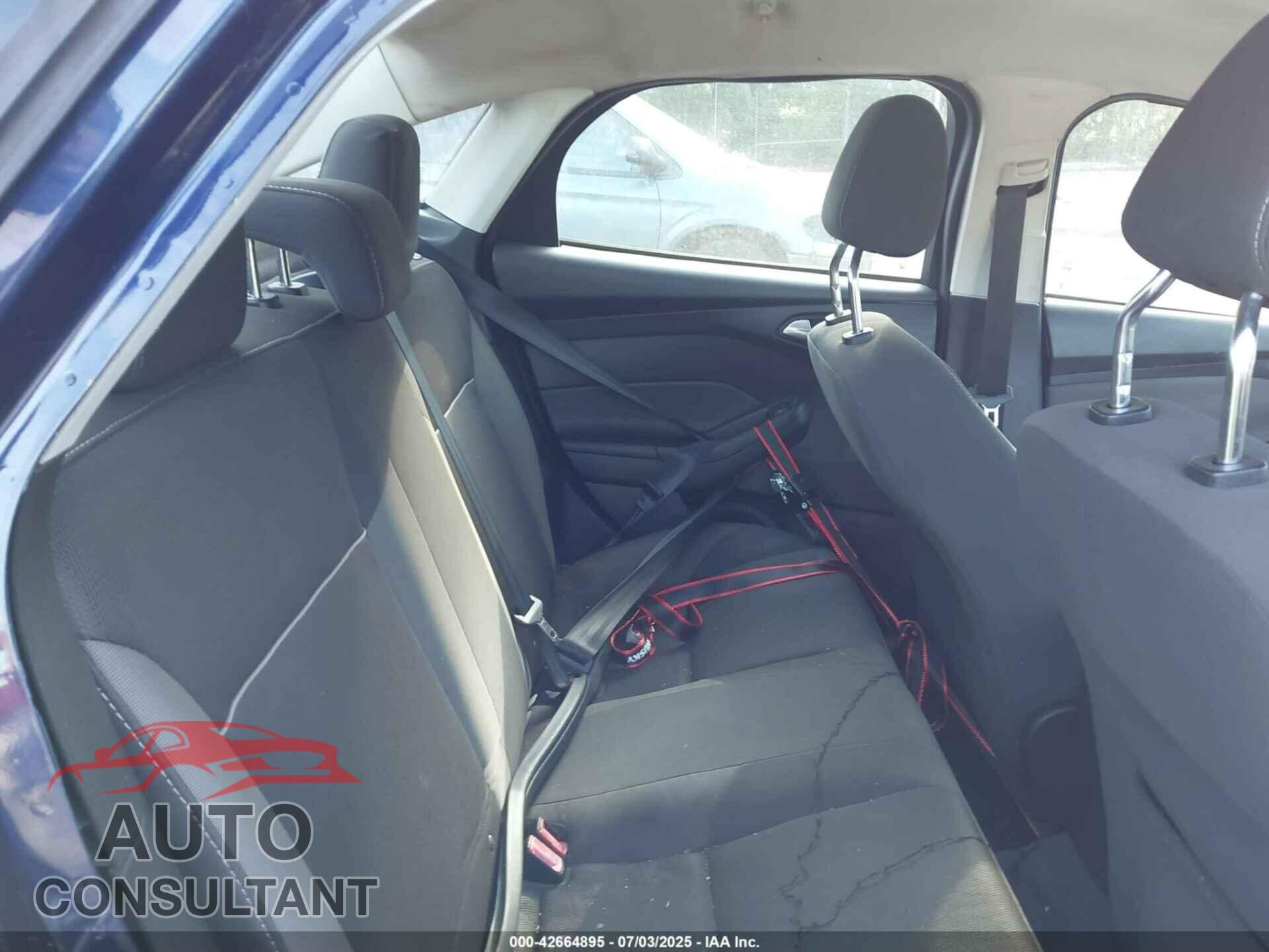 FORD FOCUS 2012 - 1FAHP3F22CL148412
