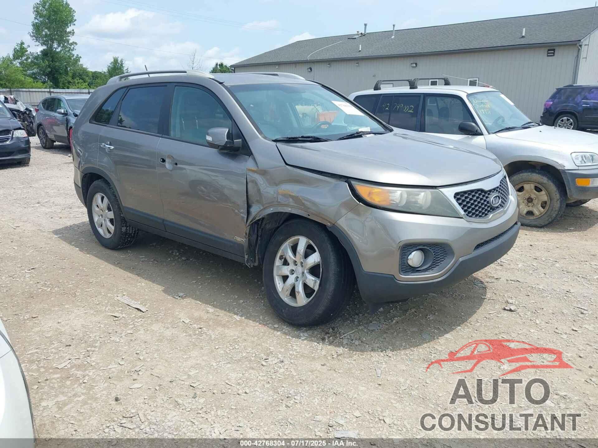 KIA SORENTO 2011 - 5XYKTCA17BG090236