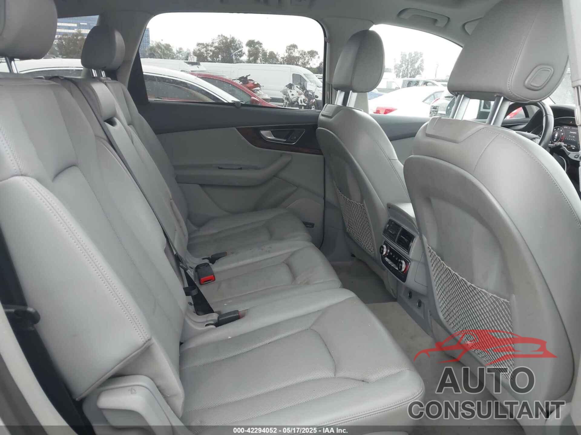 AUDI Q7 2018 - WA1VAAF77JD028847