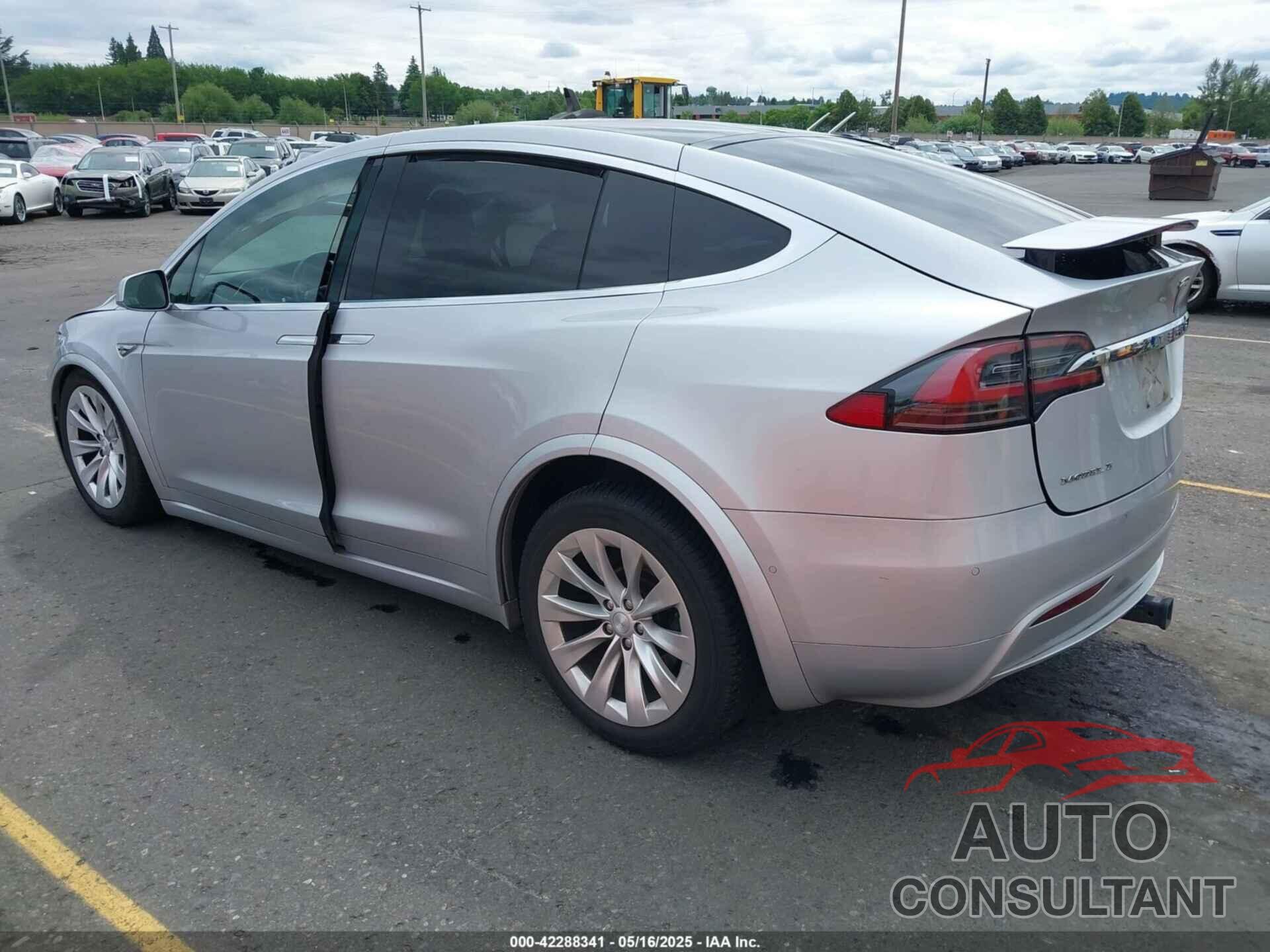 TESLA MODEL X 2016 - 5YJXCBE25GF021479