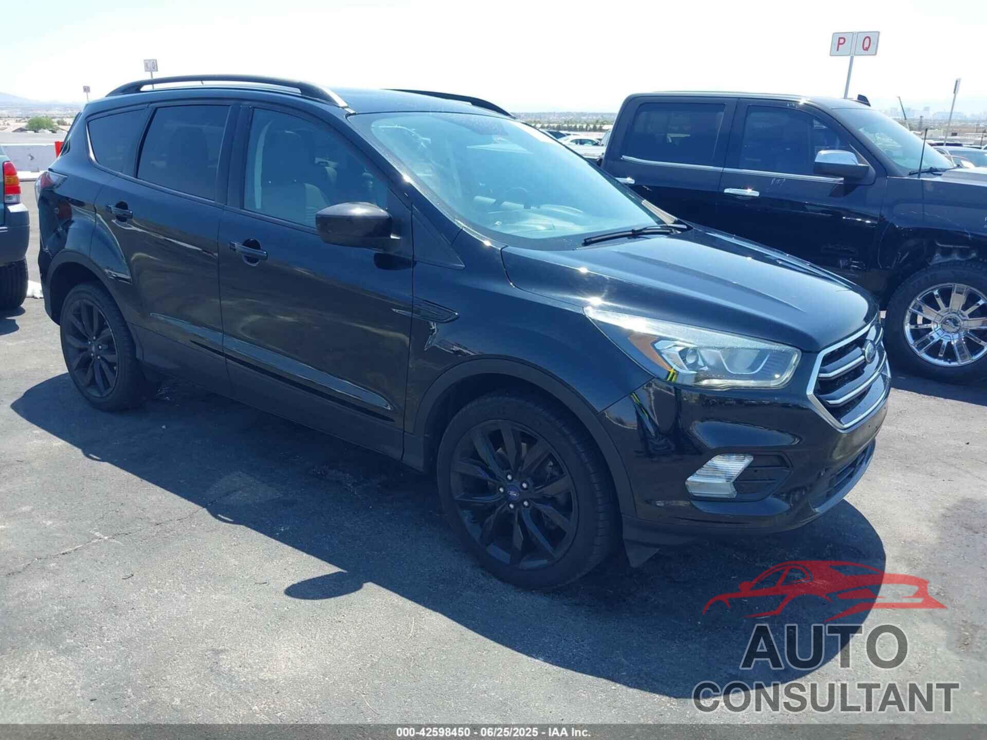 FORD ESCAPE 2017 - 1FMCU9GD4HUA98304