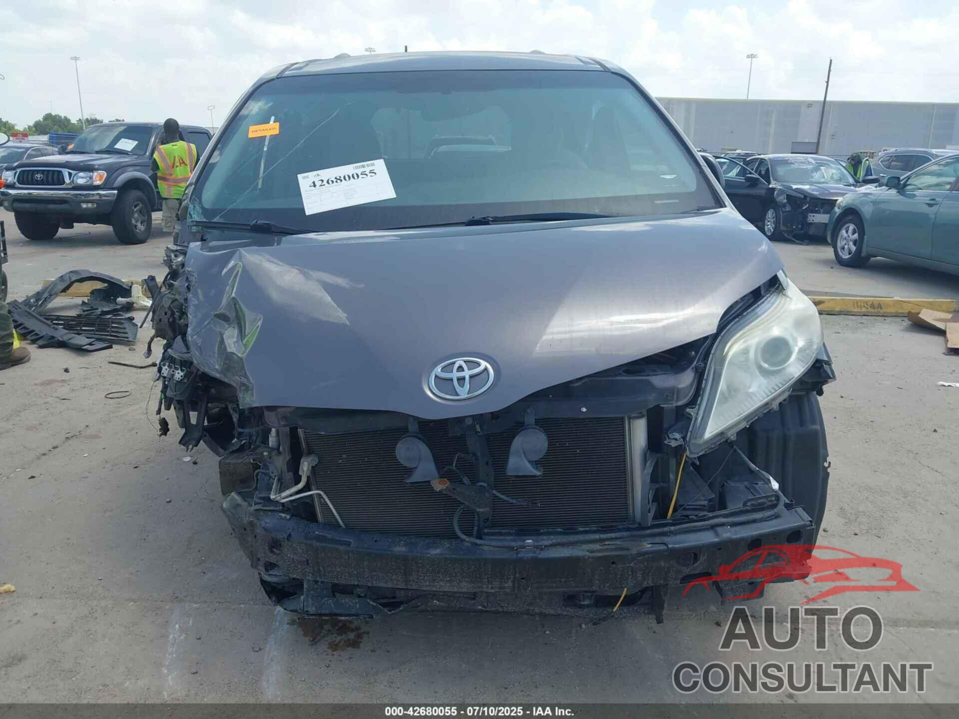 TOYOTA SIENNA 2015 - 5TDKK3DC0FS689388