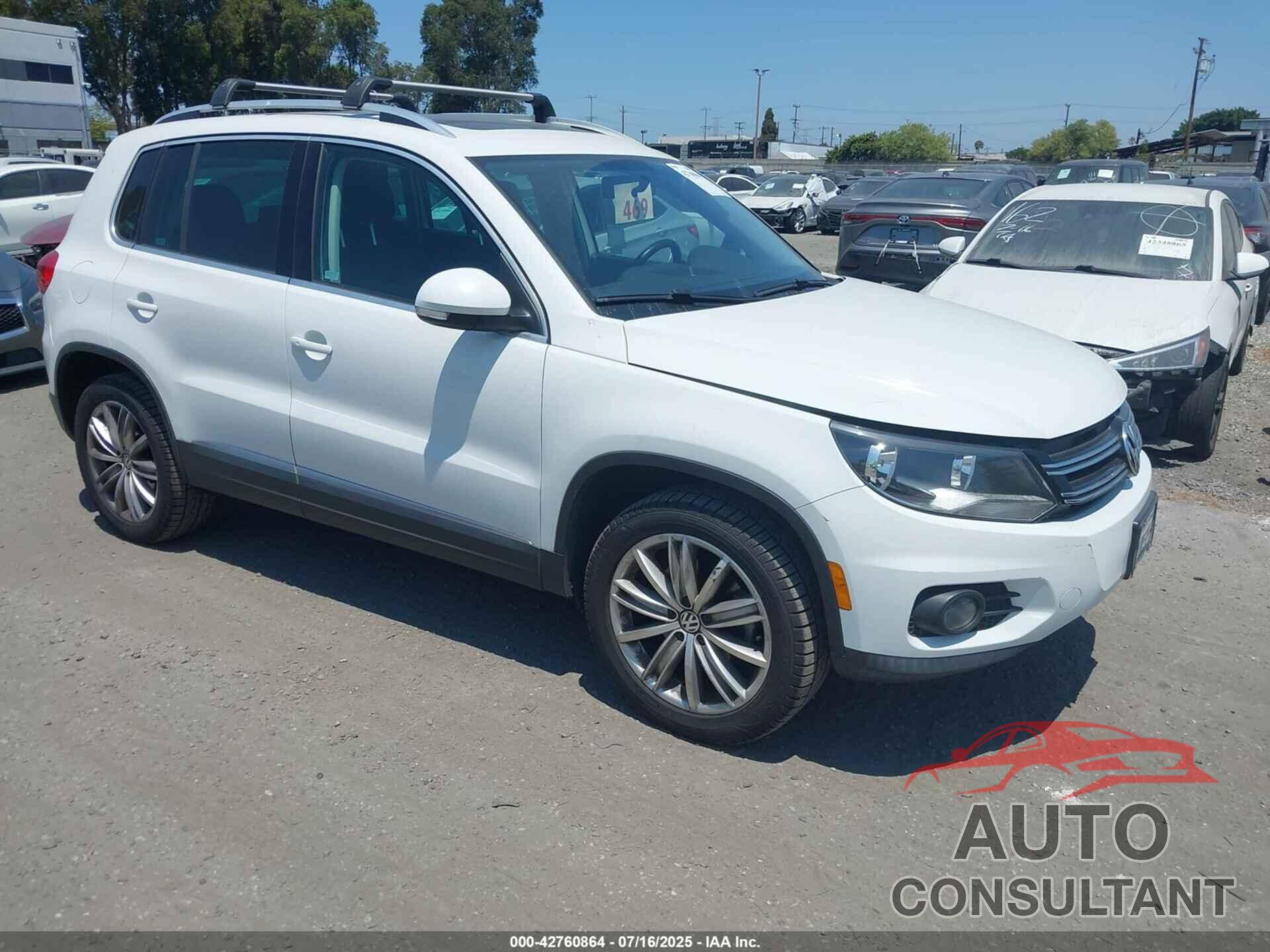 VOLKSWAGEN TIGUAN 2015 - WVGAV7AX0FW608144