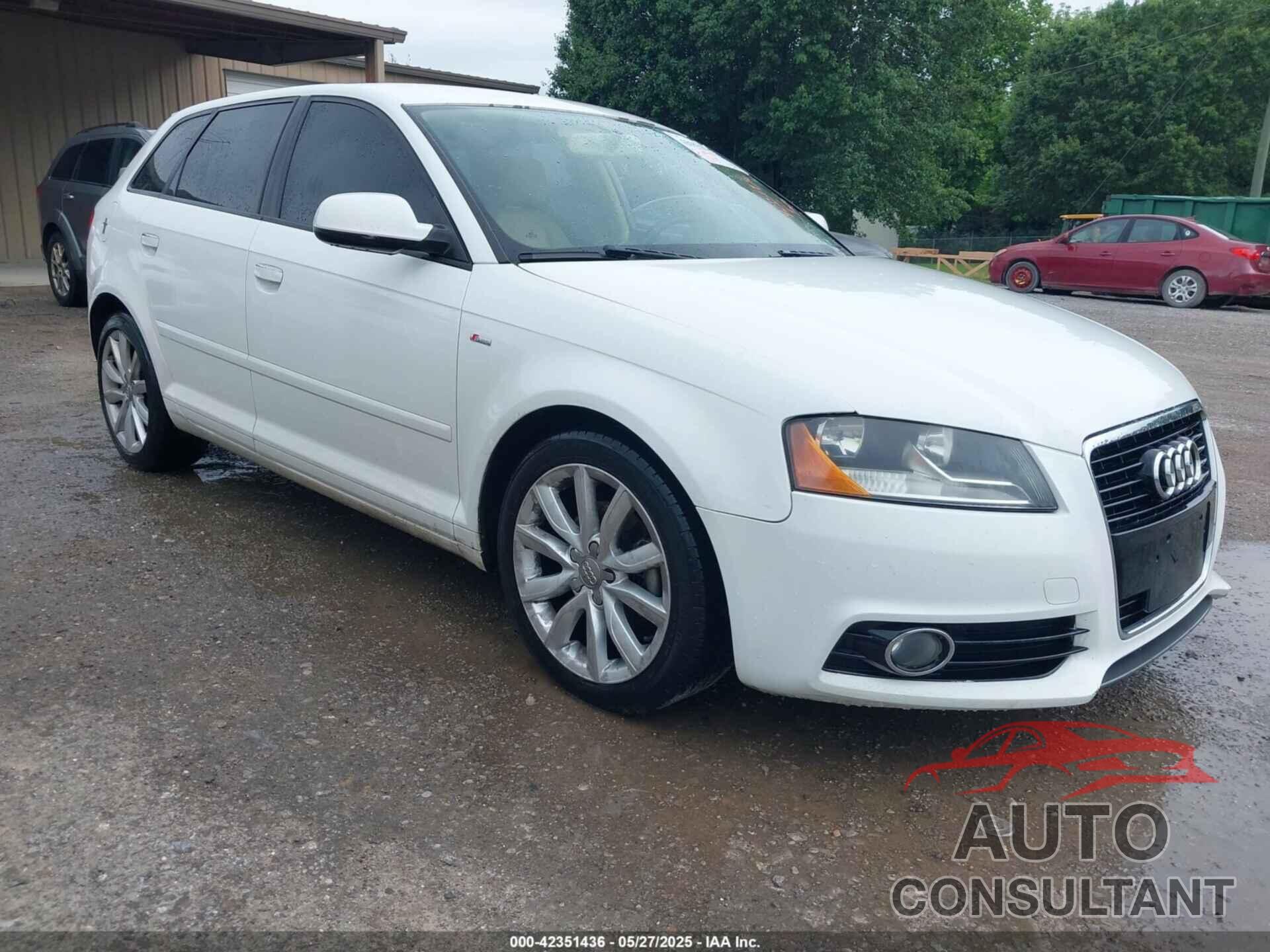 AUDI A3 2011 - WAUBJBFM8BA043619