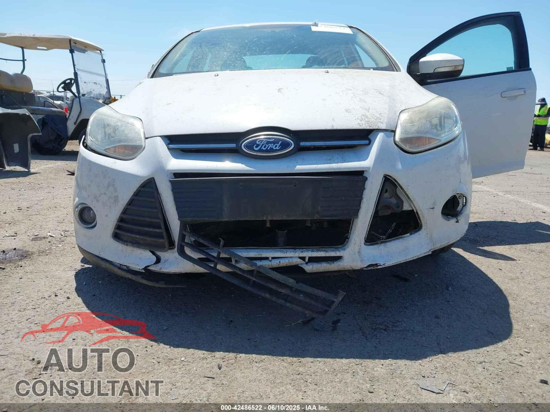 FORD FOCUS 2014 - 1FADP3F21EL211193