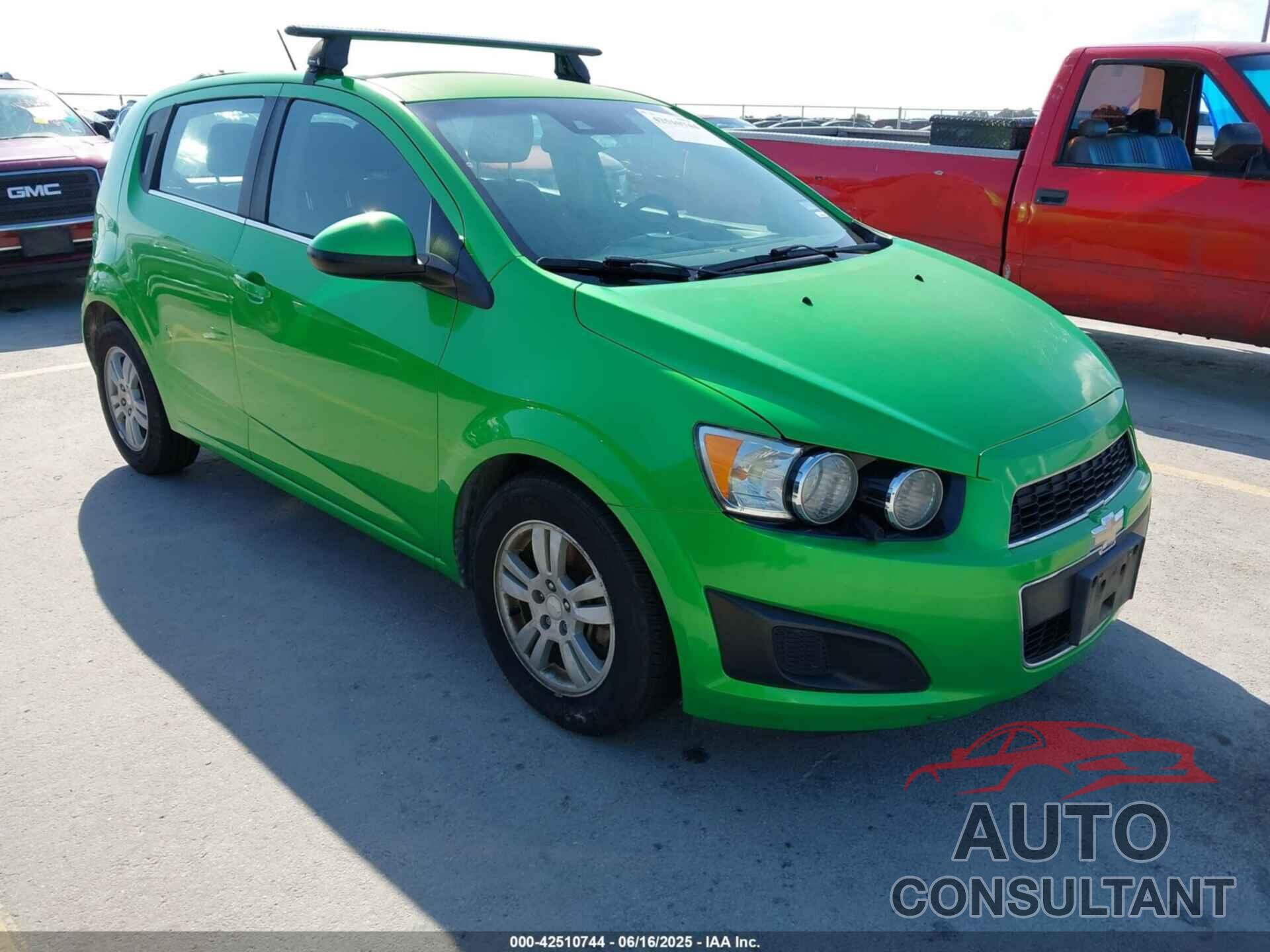 CHEVROLET SONIC 2015 - 1G1JC6SH5F4135518