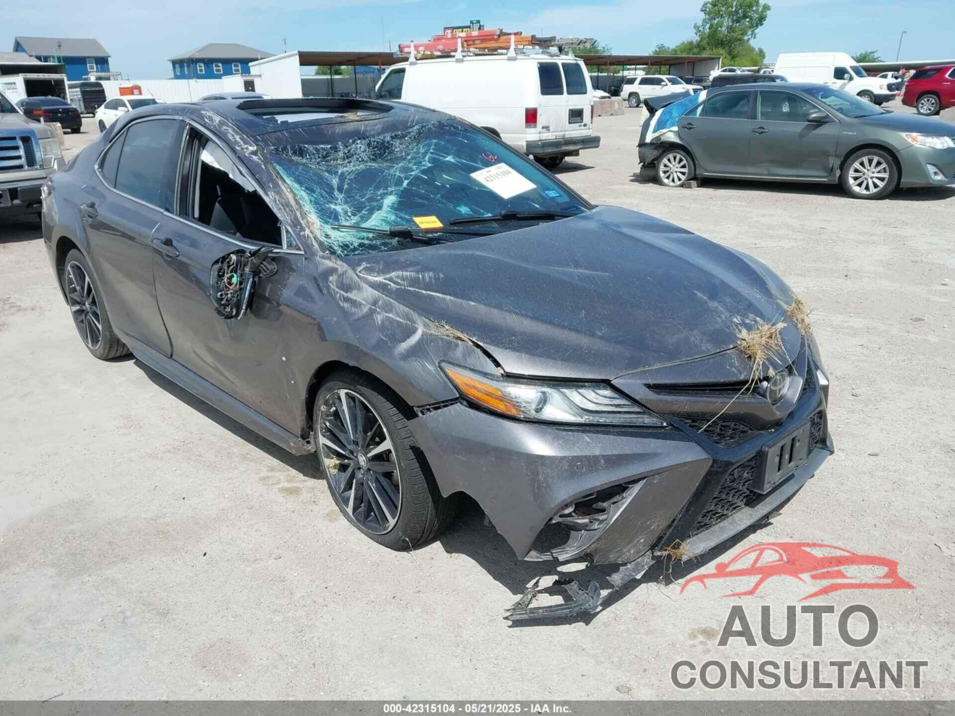 TOYOTA CAMRY 2018 - 4T1B61HK0JU106974