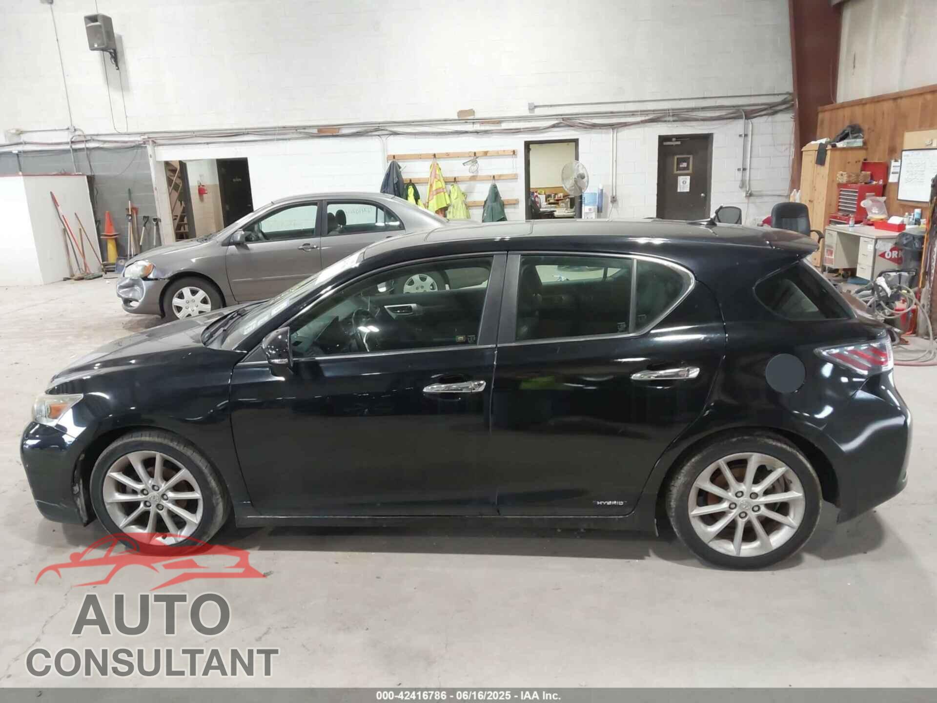 LEXUS CT 200H 2011 - JTHKD5BH9B2032013