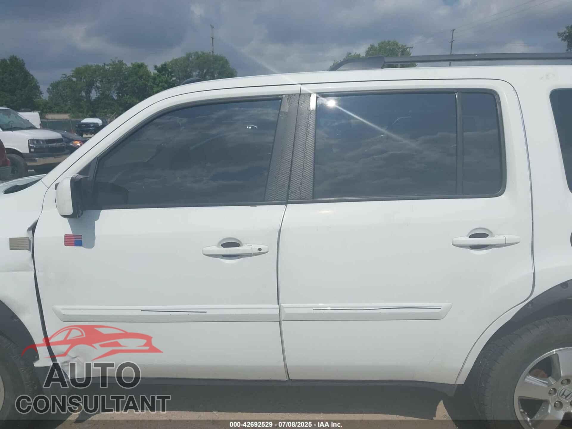 HONDA PILOT 2011 - 5FNYF3H76BB005275