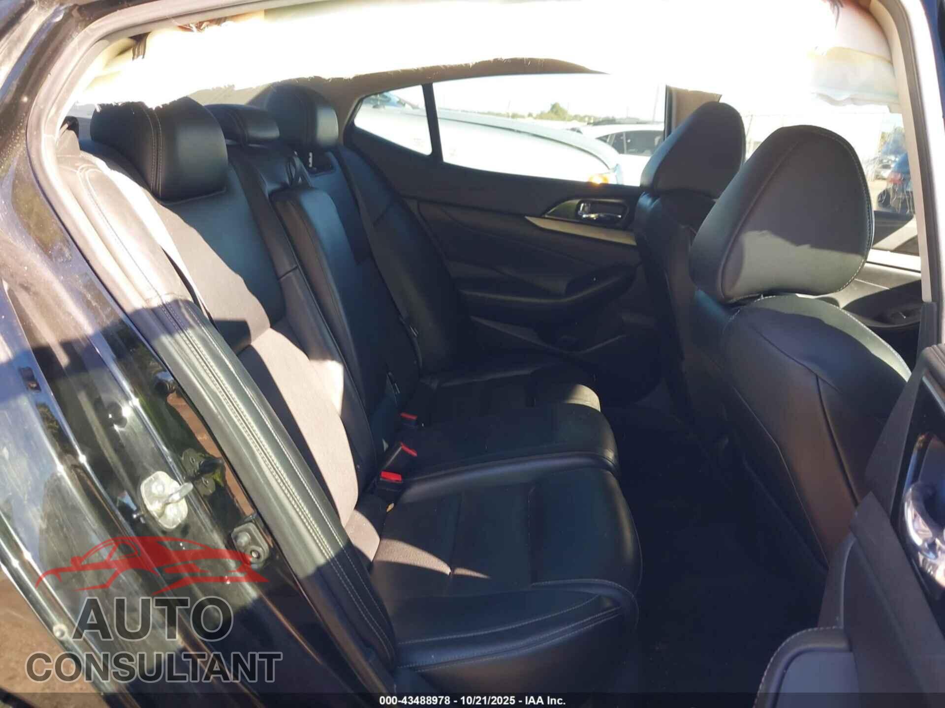 NISSAN MAXIMA 2017 - 1N4AA6AP1HC441619