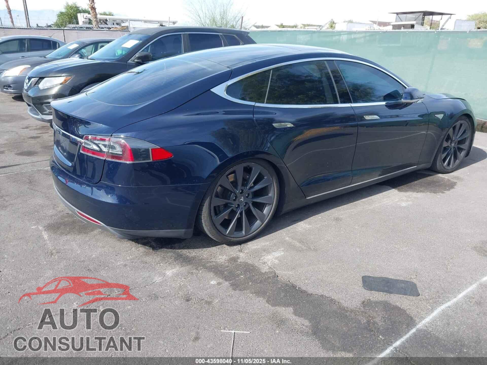 TESLA MODEL S 2013 - 5YJSA1DPXDFP07827