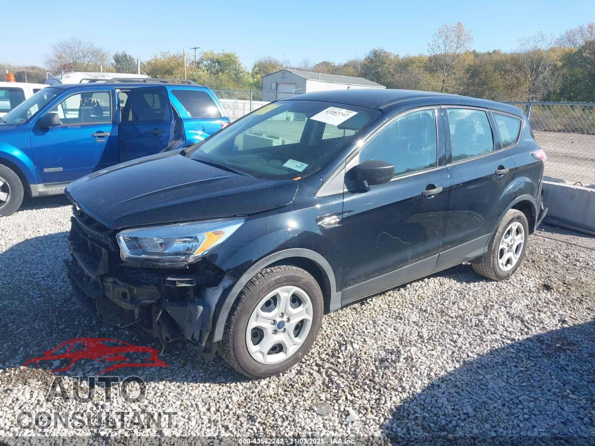 FORD ESCAPE 2017 - 1FMCU0F77HUB20397
