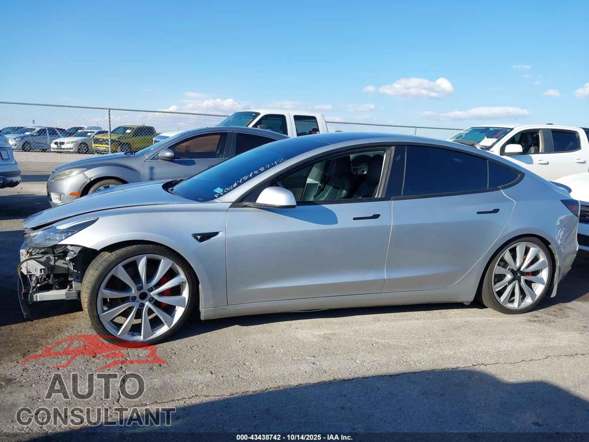 TESLA MODEL 3 2018 - 5YJ3E1EBXJF083468