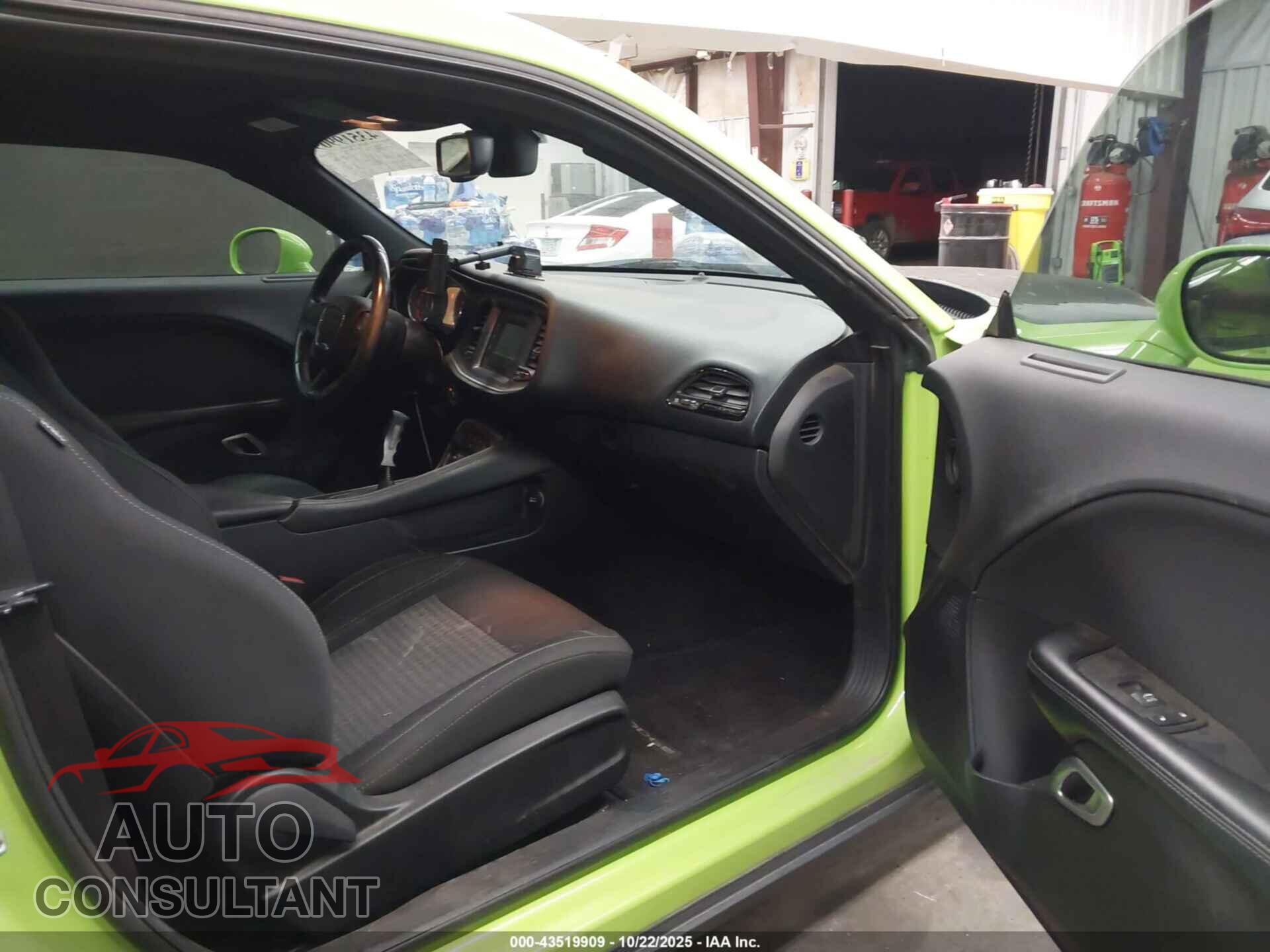 DODGE CHALLENGER 2015 - 2C3CDZAT6FH712892