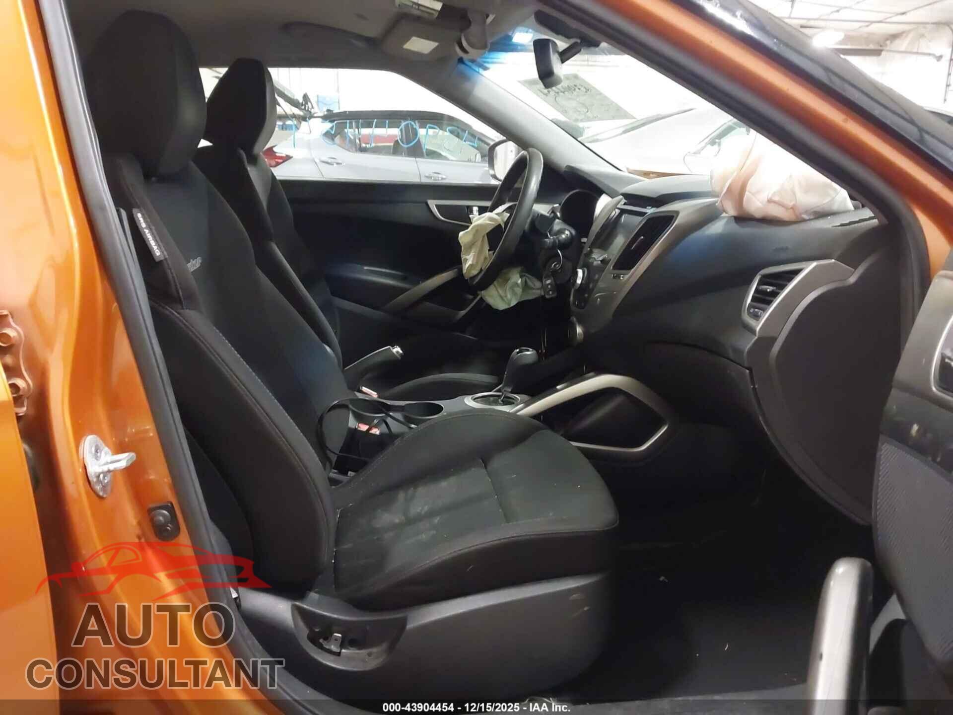 HYUNDAI VELOSTER 2013 - KMHTC6AD0DU095498