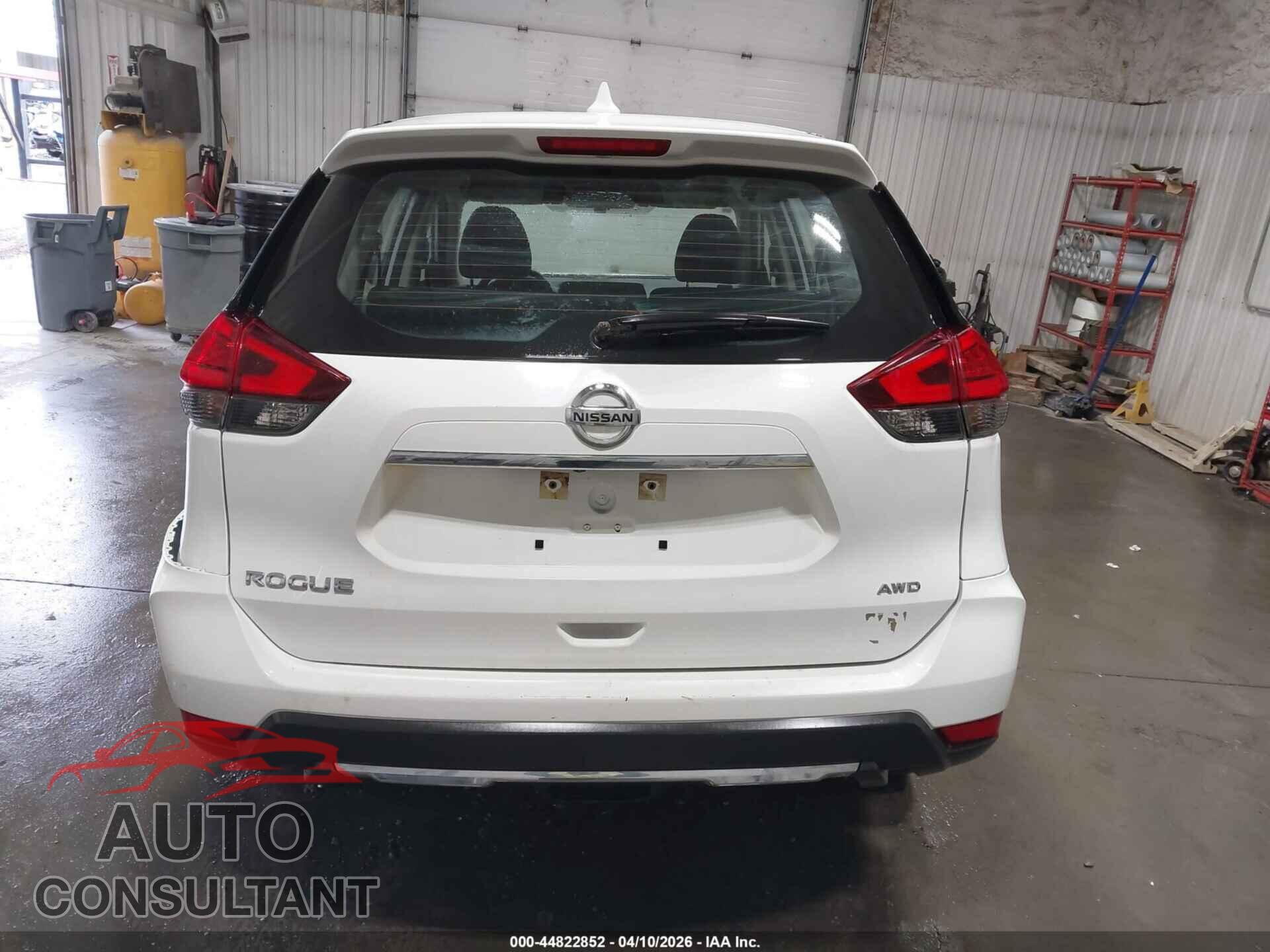 NISSAN ROGUE 2017 - KNMAT2MV8HP558291