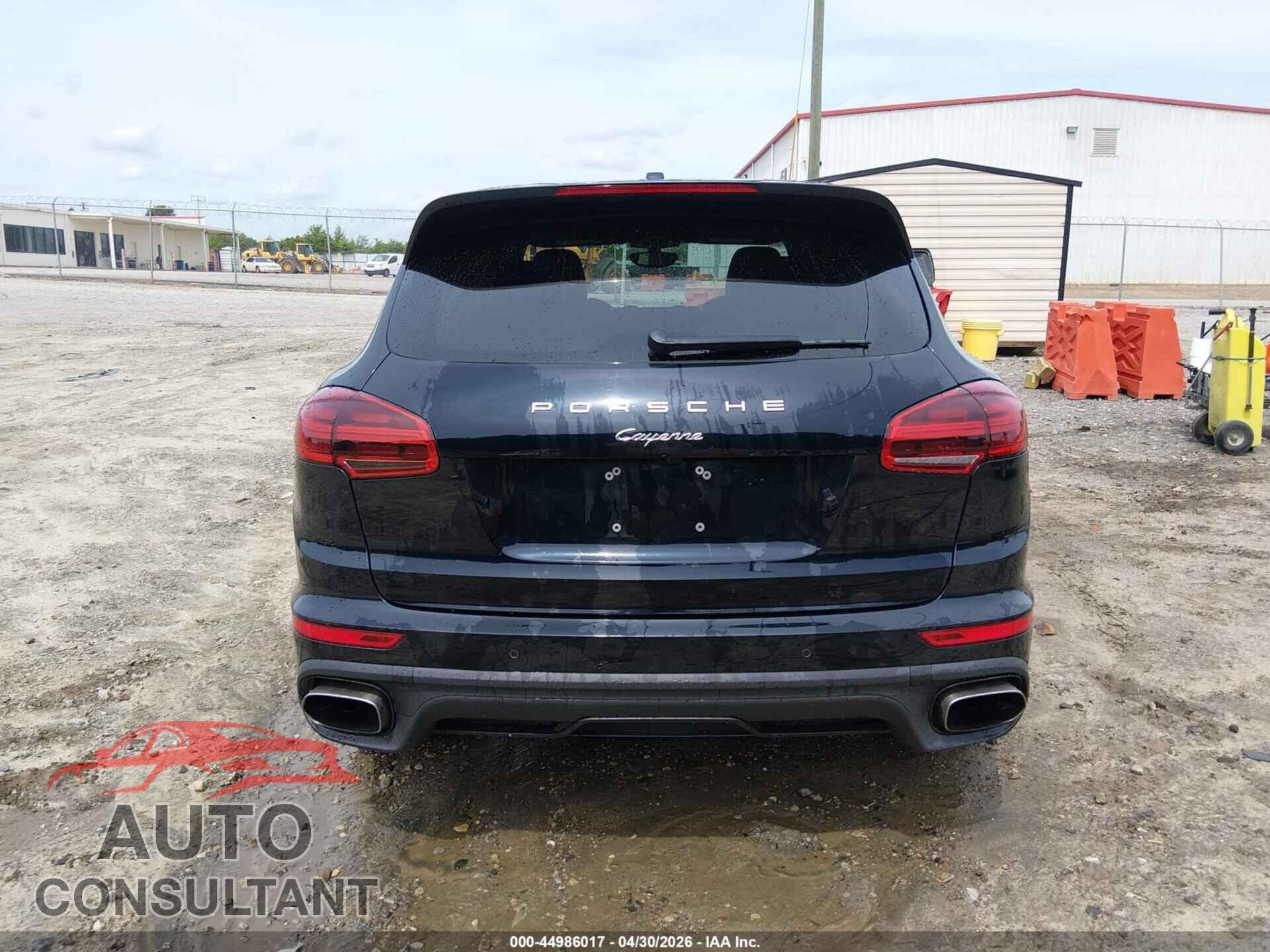 PORSCHE CAYENNE 2017 - WP1AA2A28HKA85956