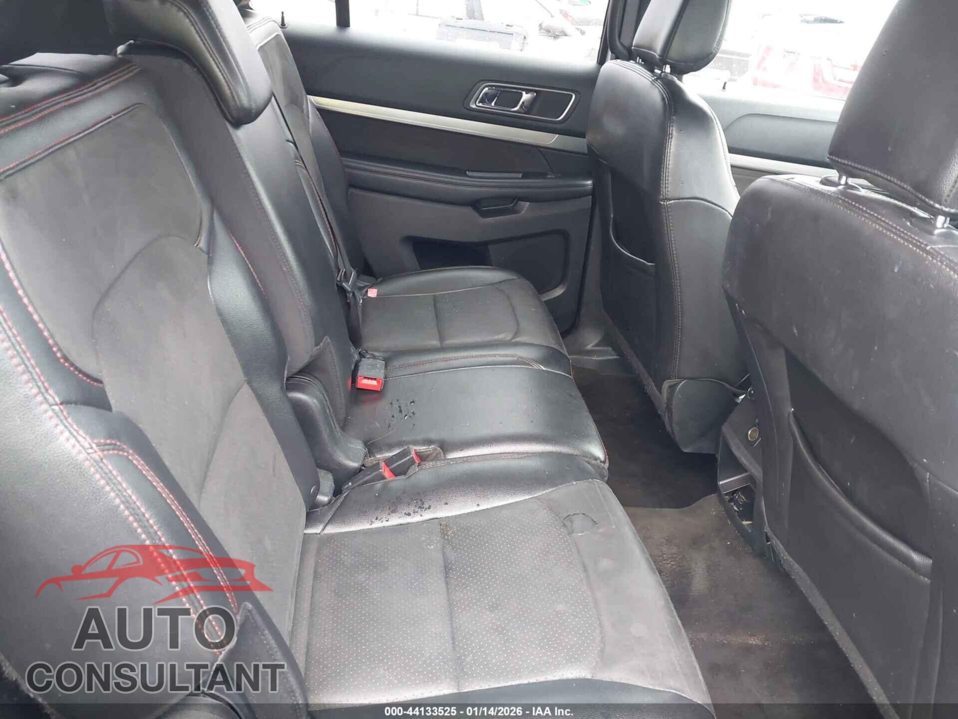 FORD EXPLORER 2018 - 1FM5K7D8XJGB52431
