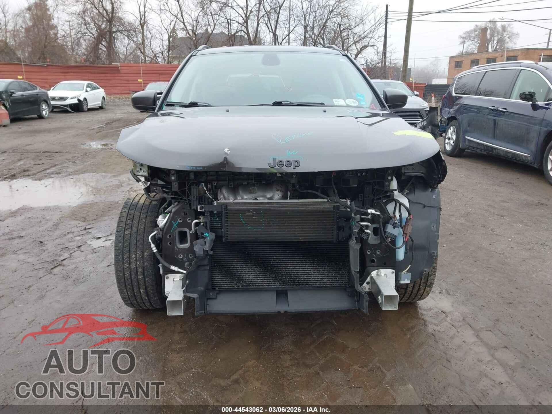 JEEP COMPASS 2018 - 3C4NJDBB5JT298963