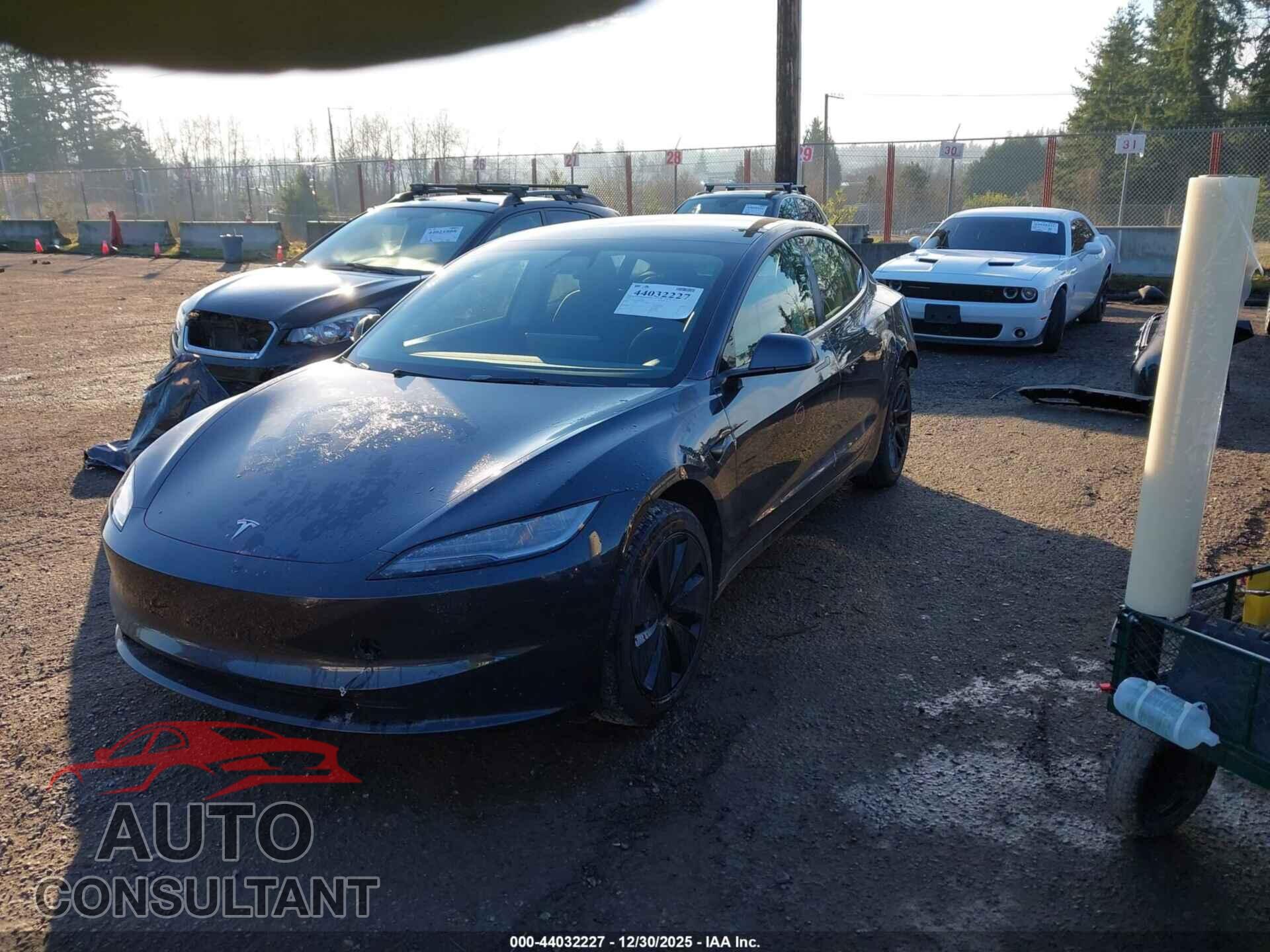 TESLA MODEL 3 2024 - 5YJ3E1EA2RF864536
