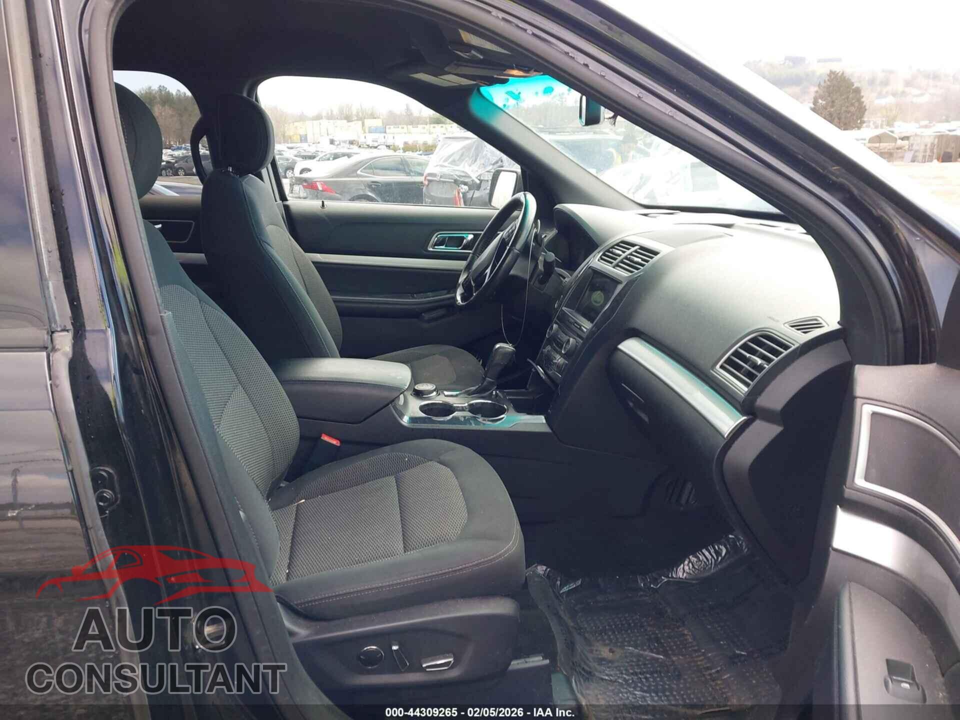 FORD EXPLORER 2017 - 1FM5K8D80HGA31097