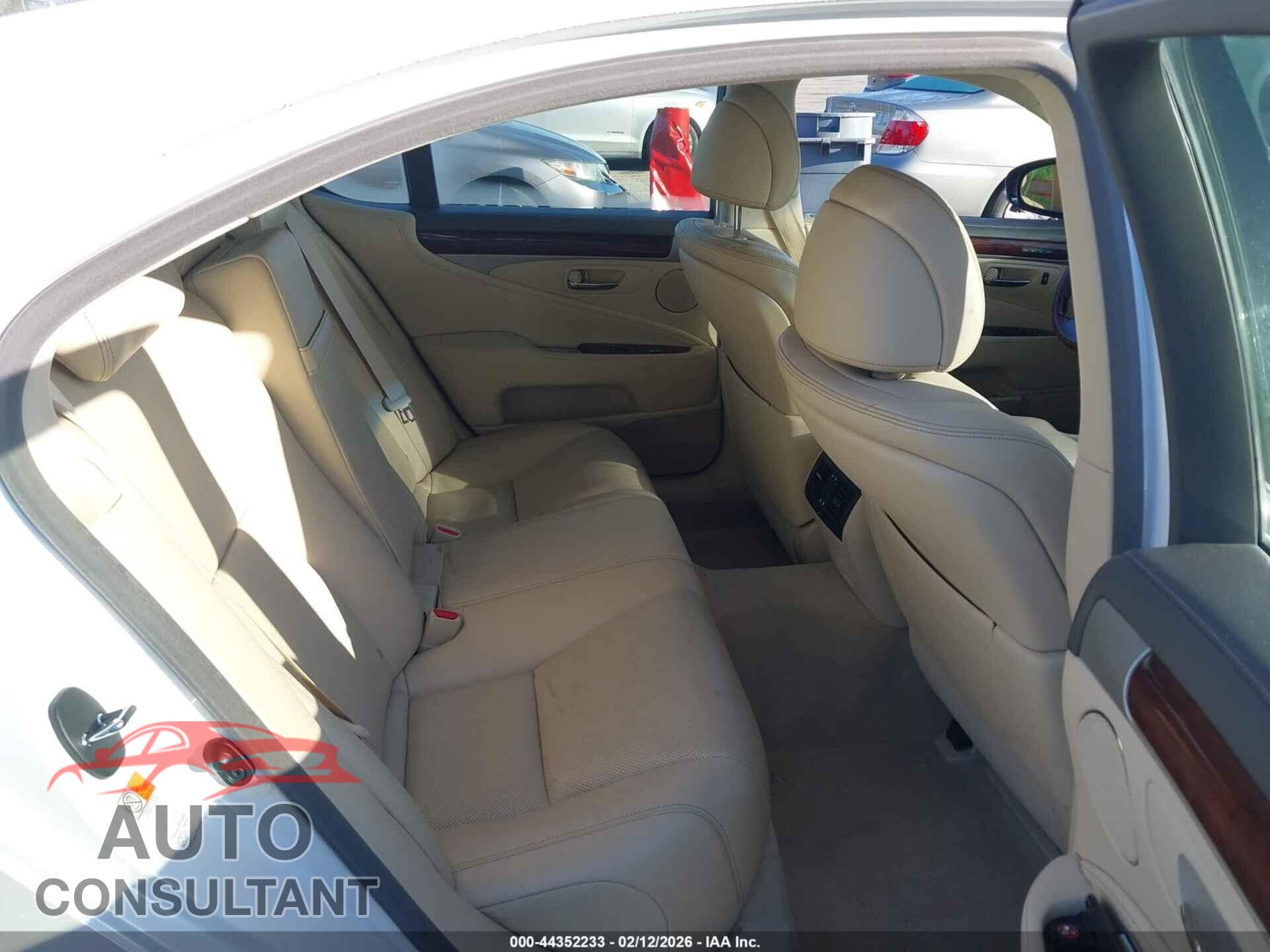 LEXUS LS 460 2015 - JTHBL5EF8F5138437