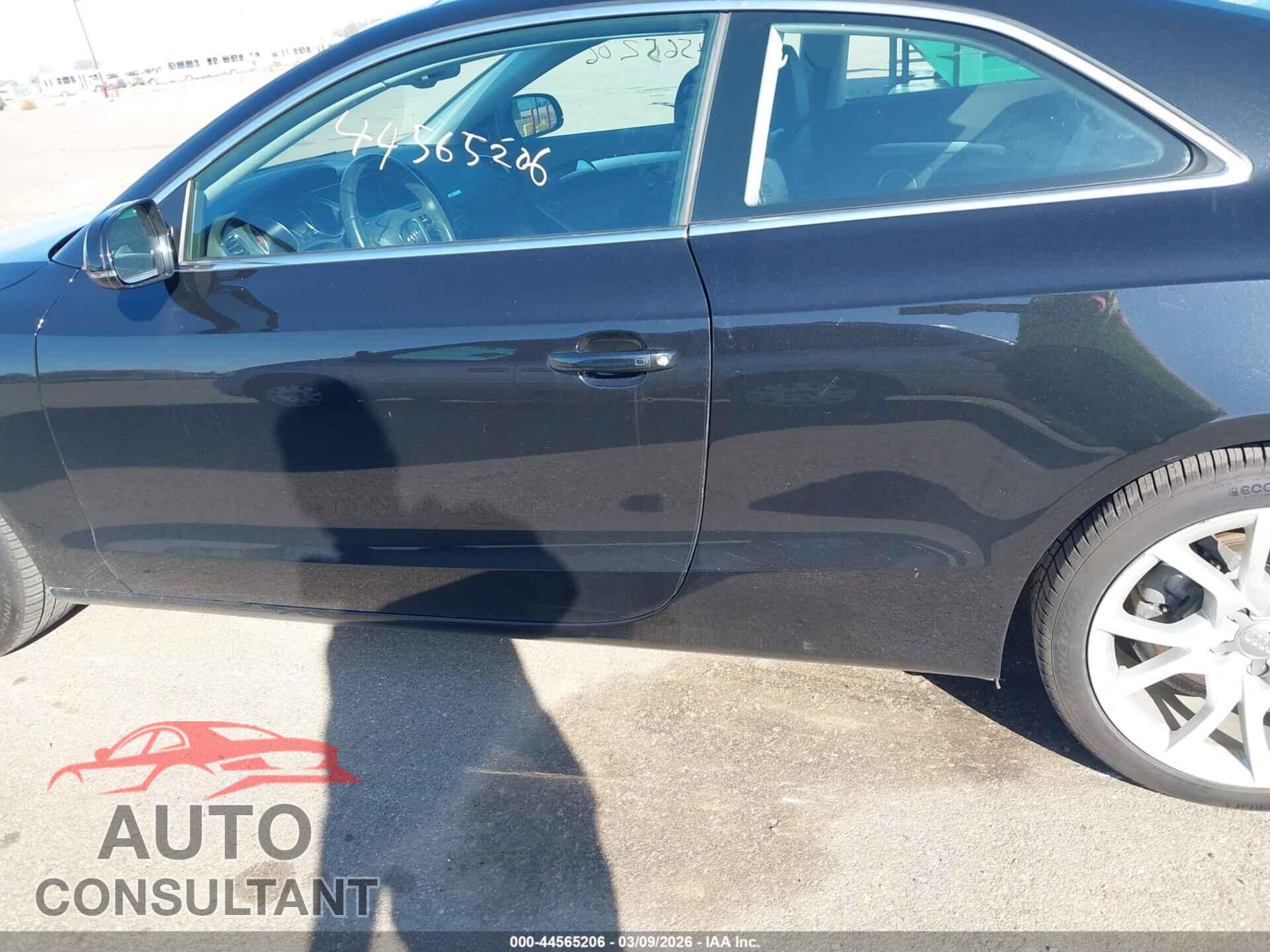 AUDI A5 2012 - WAULFAFR3CA019192