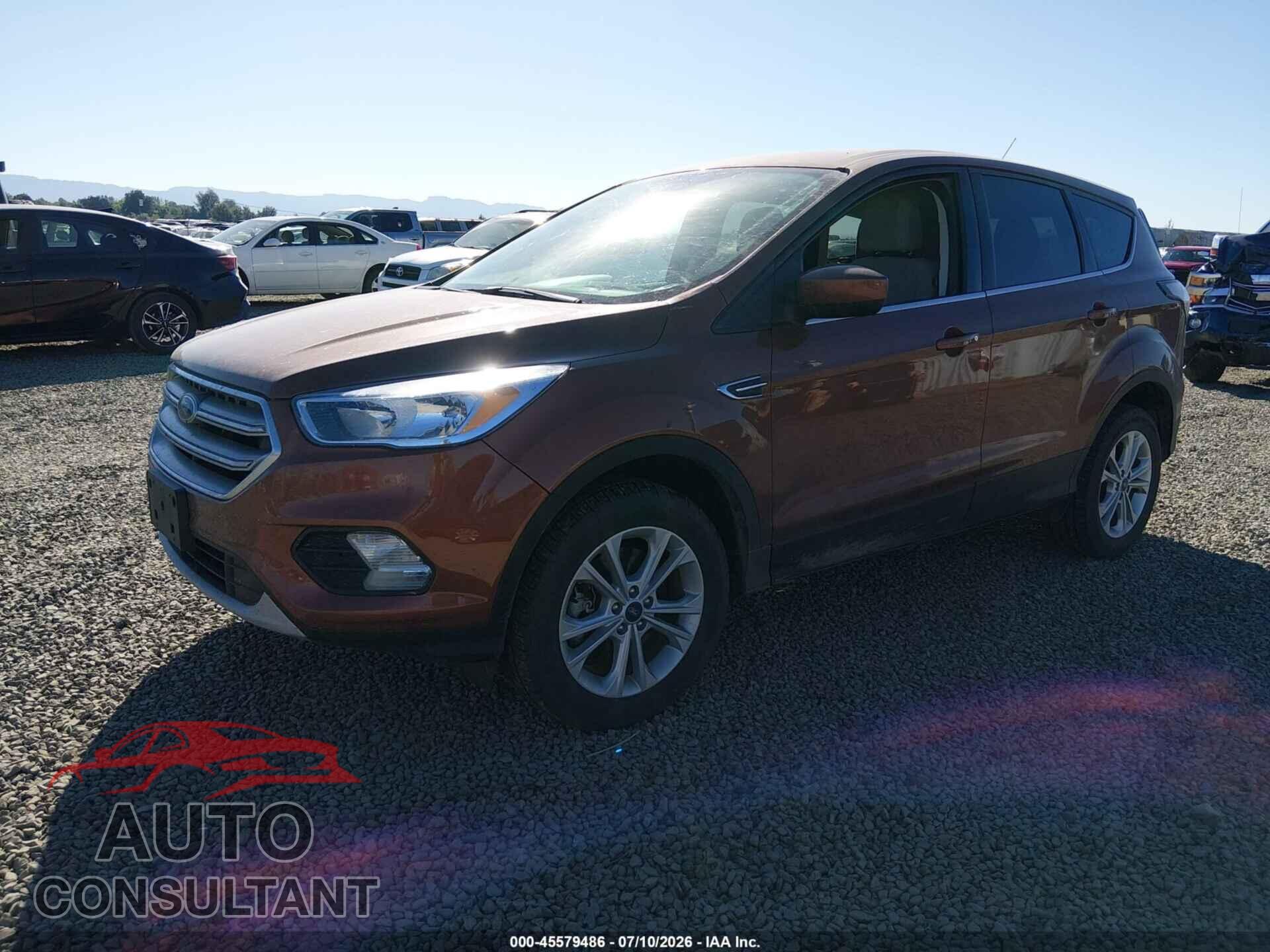 FORD ESCAPE 2017 - 1FMCU9GD2HUC25549