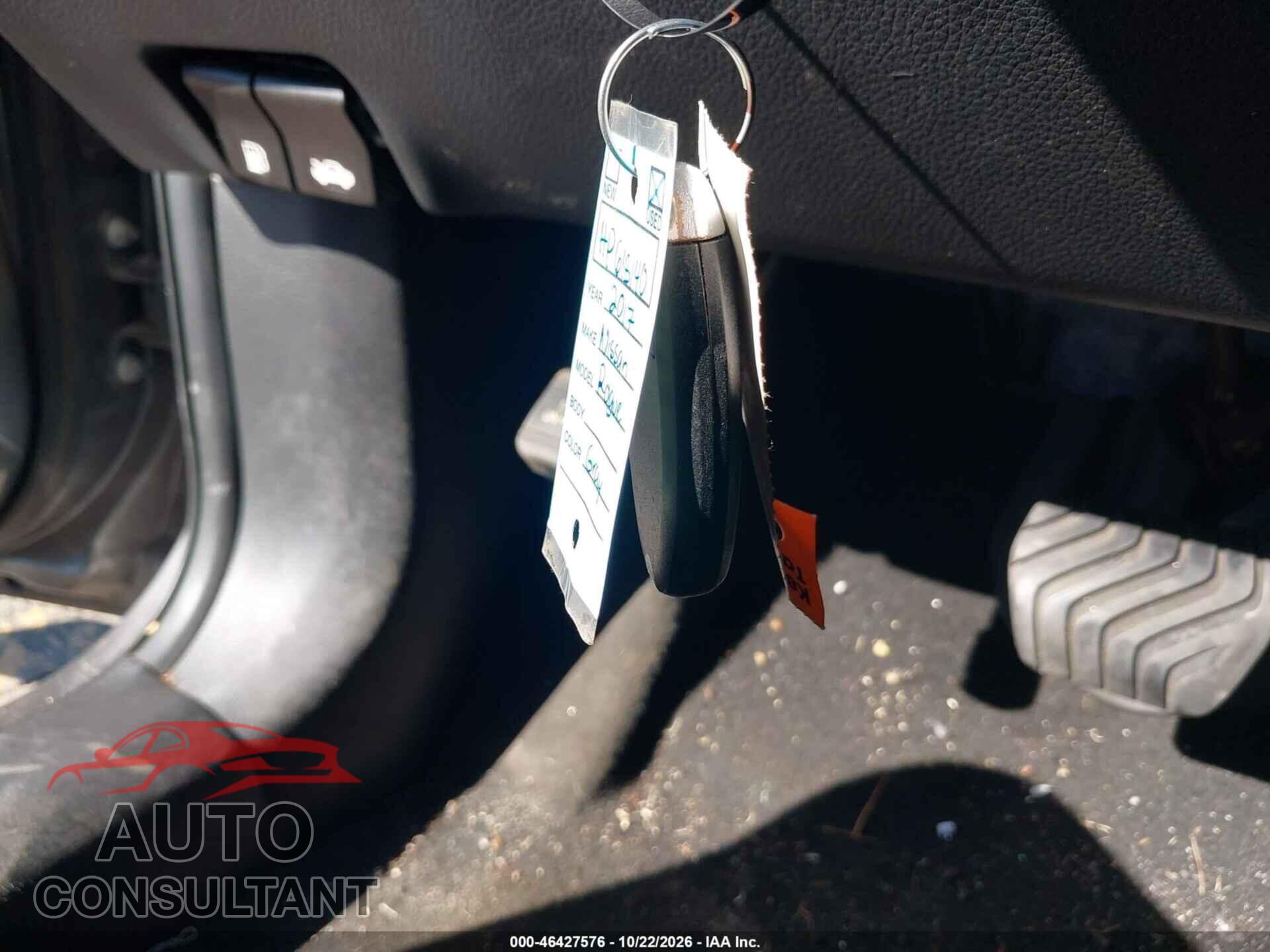 NISSAN ROGUE 2017 - KNMAT2MT5HP618140