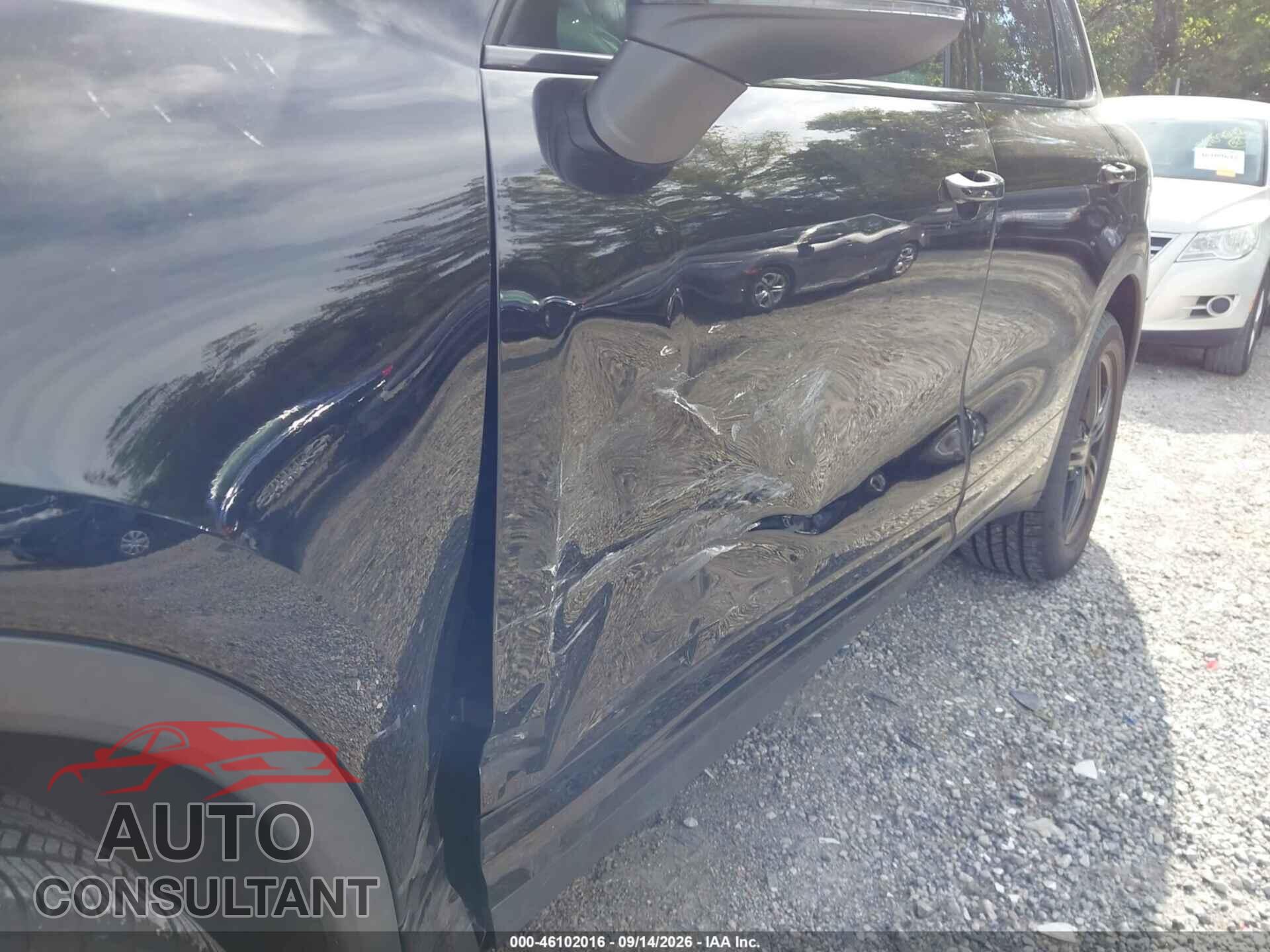 PORSCHE CAYENNE 2016 - WP1AA2A29GKA10052