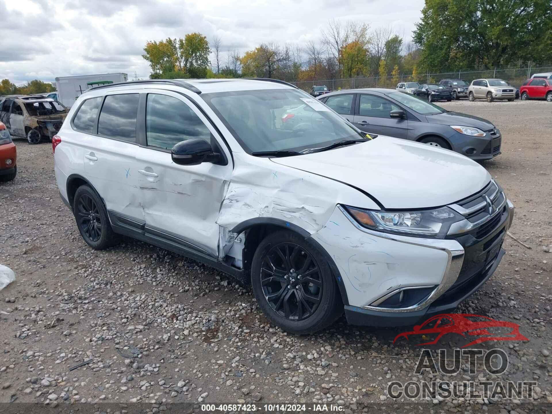 MITSUBISHI OUTLANDER 2018 - JA4AD3A30JZ019562