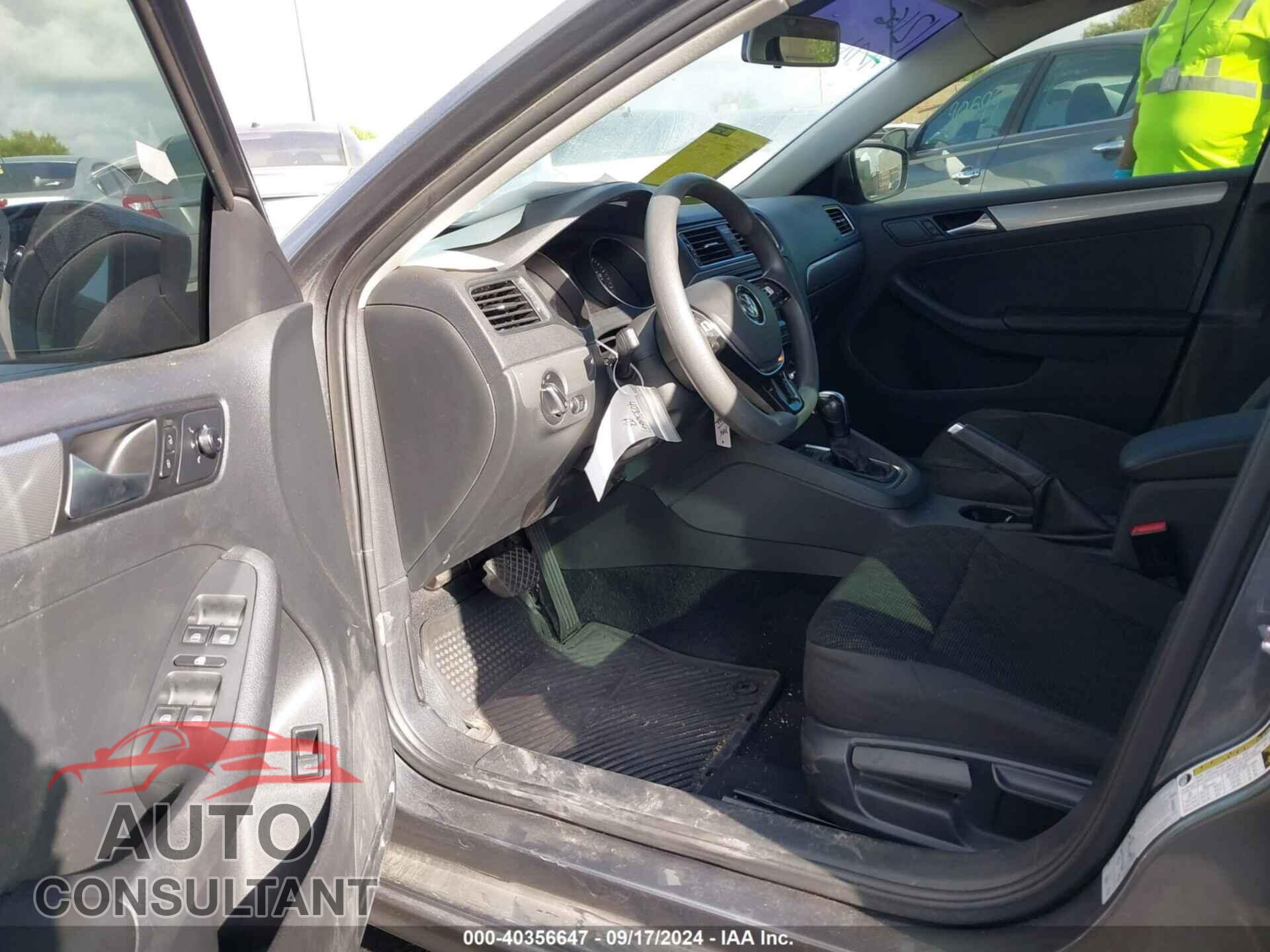 VOLKSWAGEN JETTA 2017 - 3VW2B7AJ8HM291890