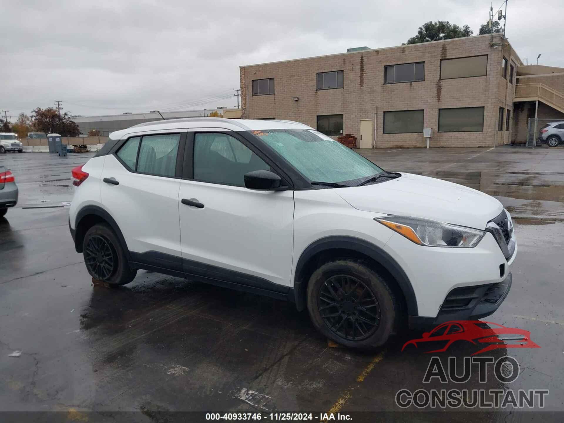 NISSAN KICKS 2018 - 3N1CP5CU8JL516165