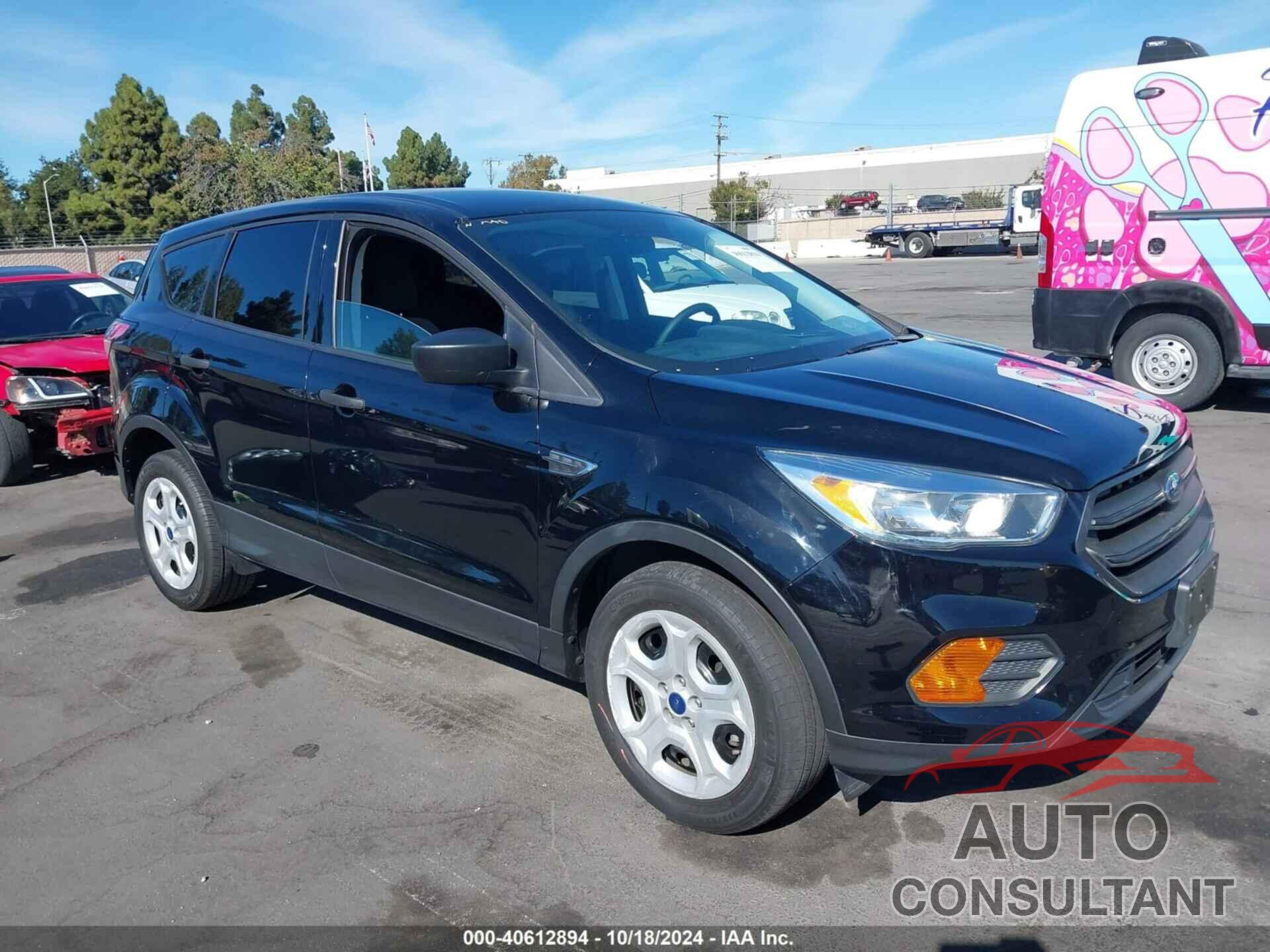 FORD ESCAPE 2017 - 1FMCU0F73HUD54360