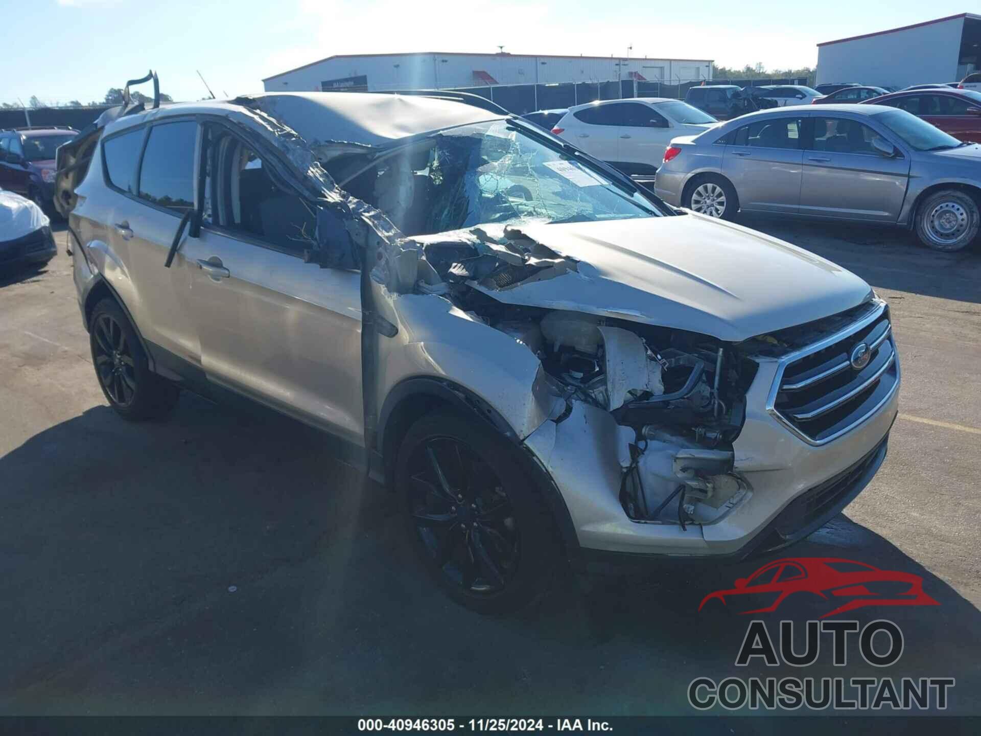 FORD ESCAPE 2017 - 1FMCU0J95HUD60119