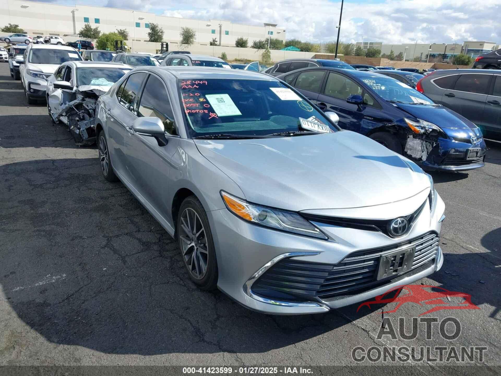 TOYOTA CAMRY 2021 - 4T1F11AK3MU567715