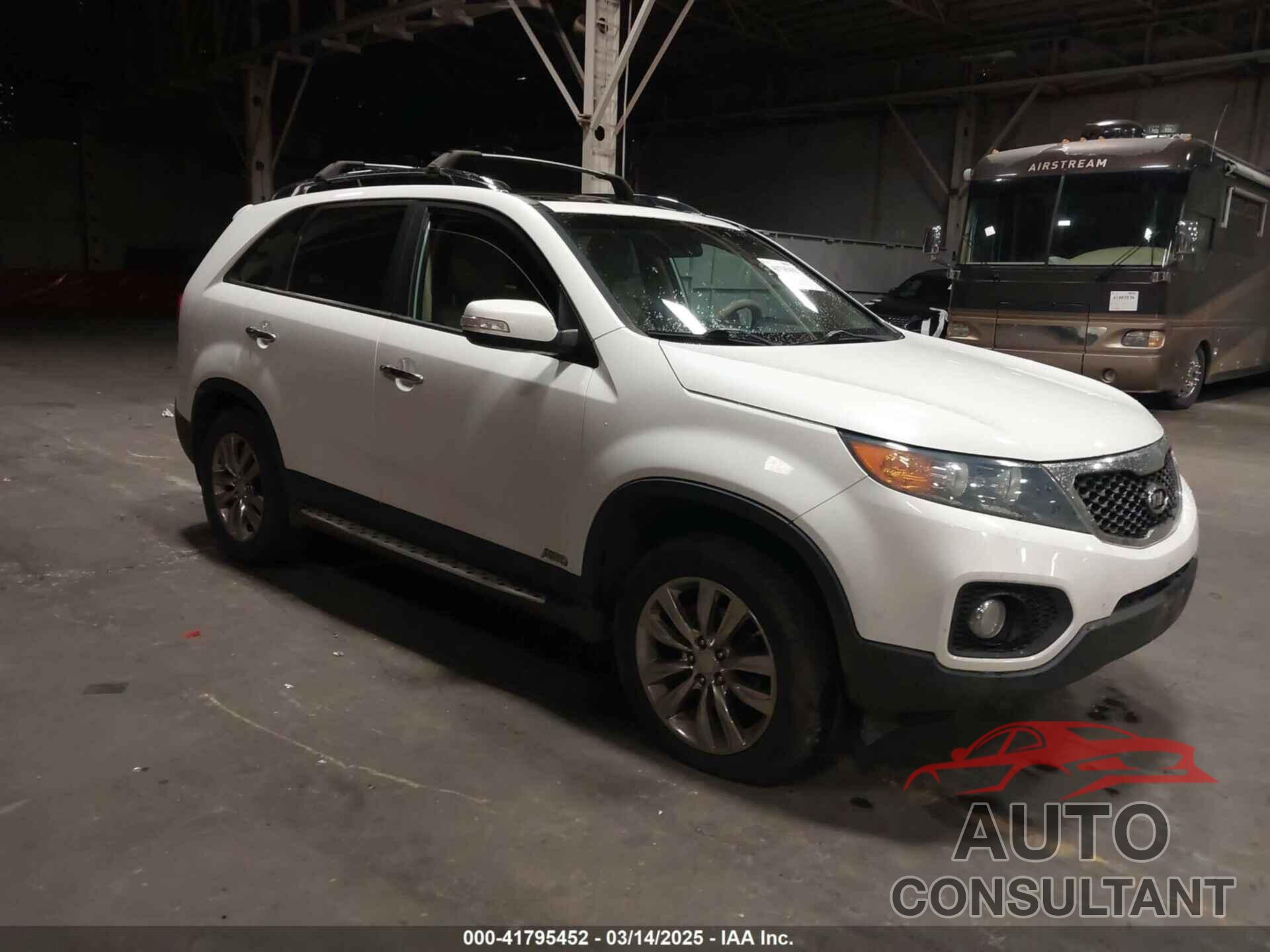 KIA SORENTO 2011 - 5XYKUDA2XBG136475
