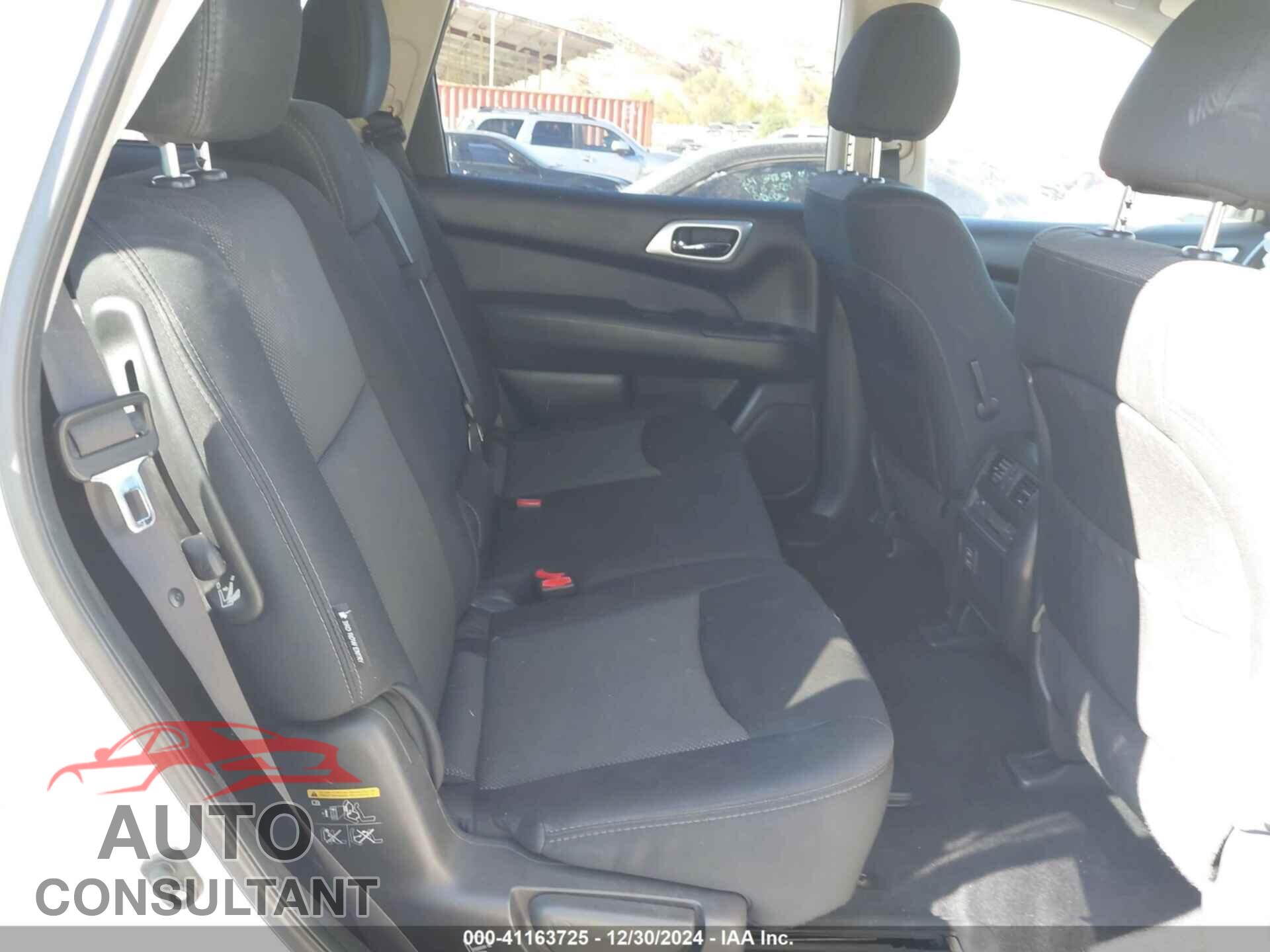NISSAN PATHFINDER 2018 - 5N1DR2MN9JC610306