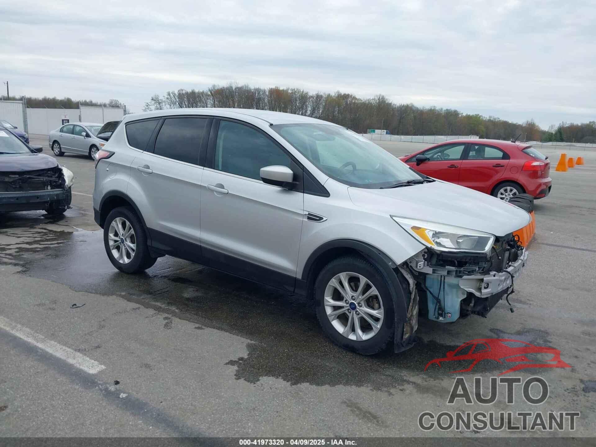 FORD ESCAPE 2017 - 1FMCU0GD1HUD51462