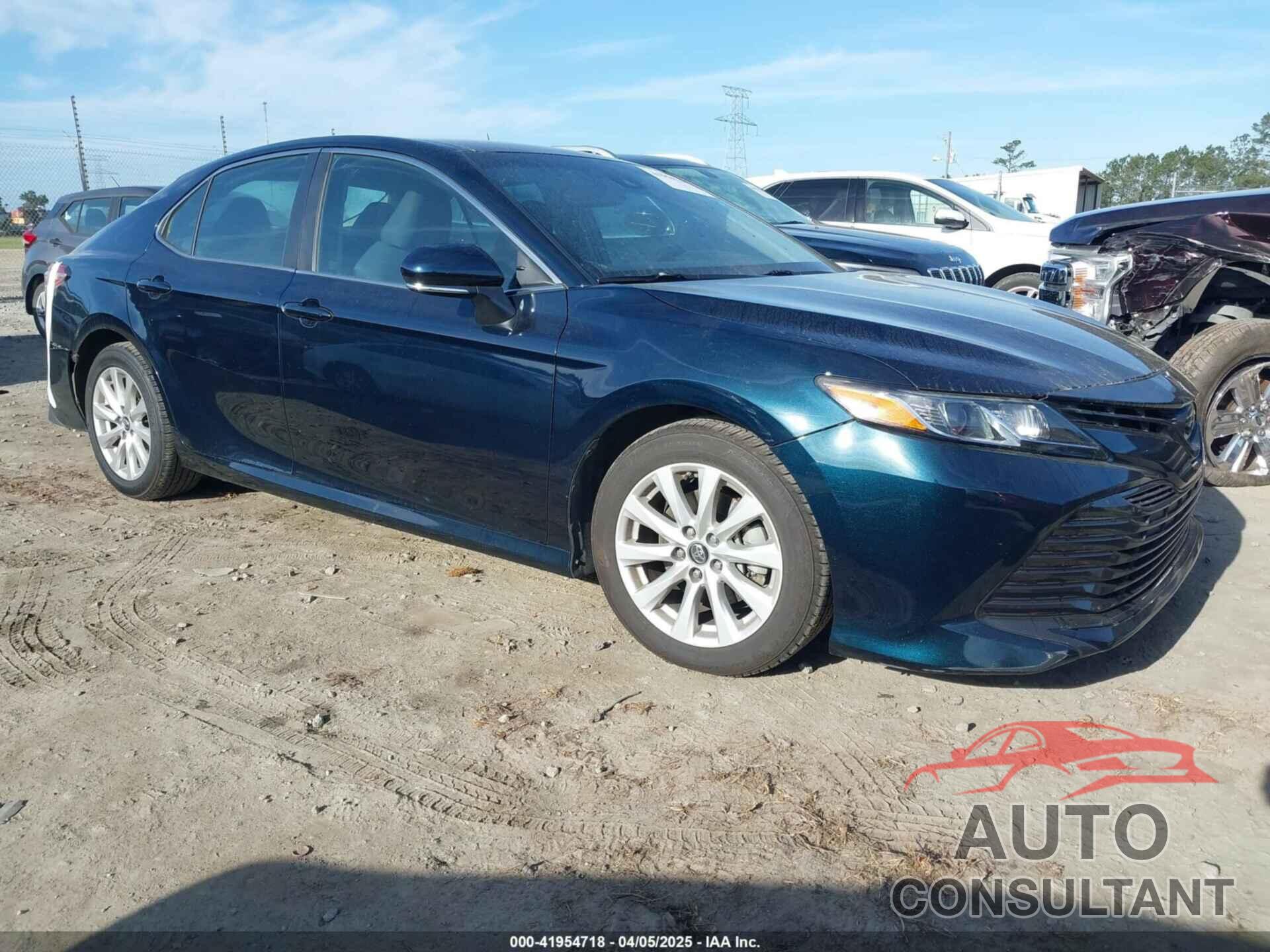 TOYOTA CAMRY 2018 - 4T1B11HK9JU503534