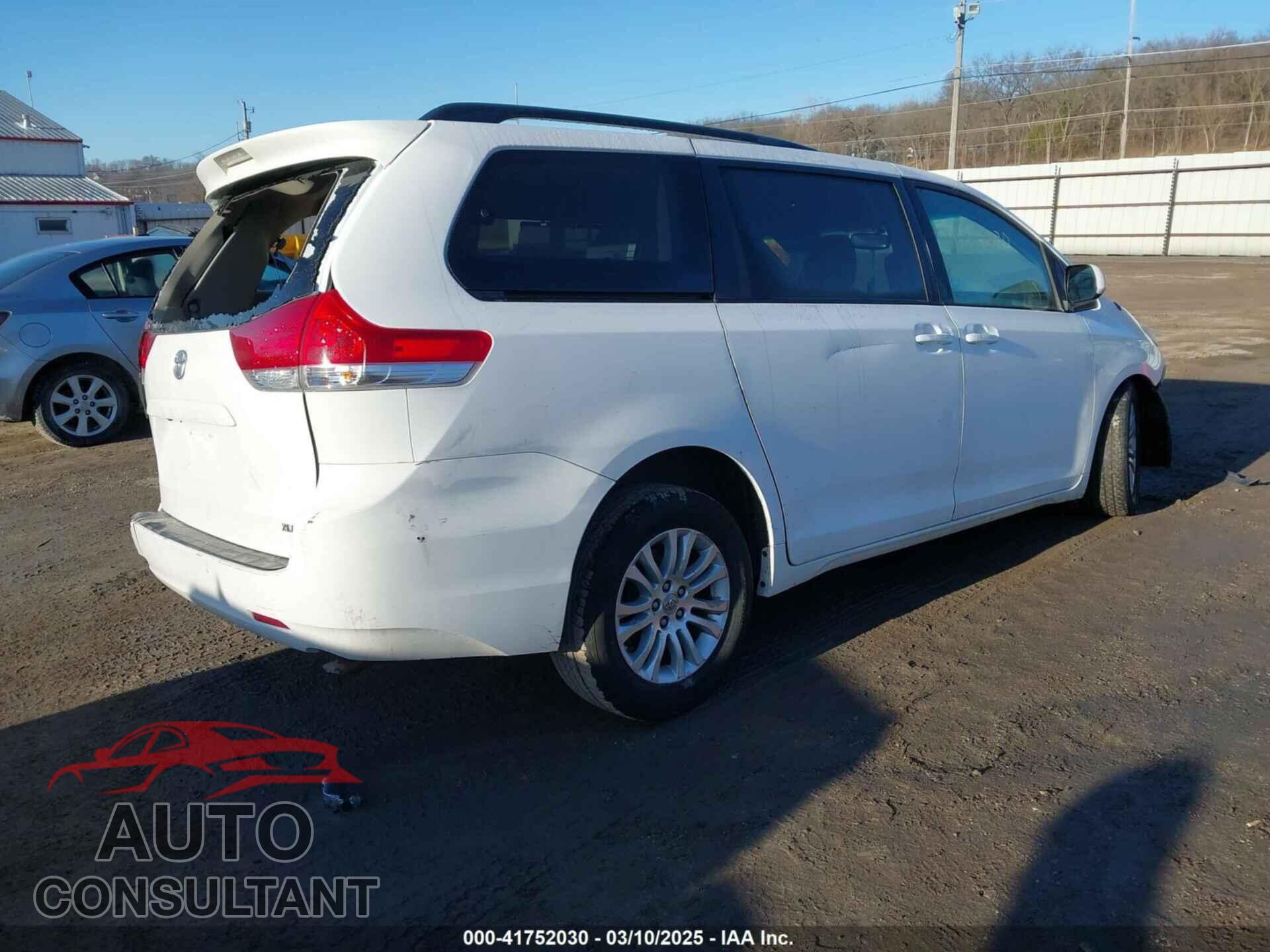 TOYOTA SIENNA 2013 - 5TDYK3DC8DS402418