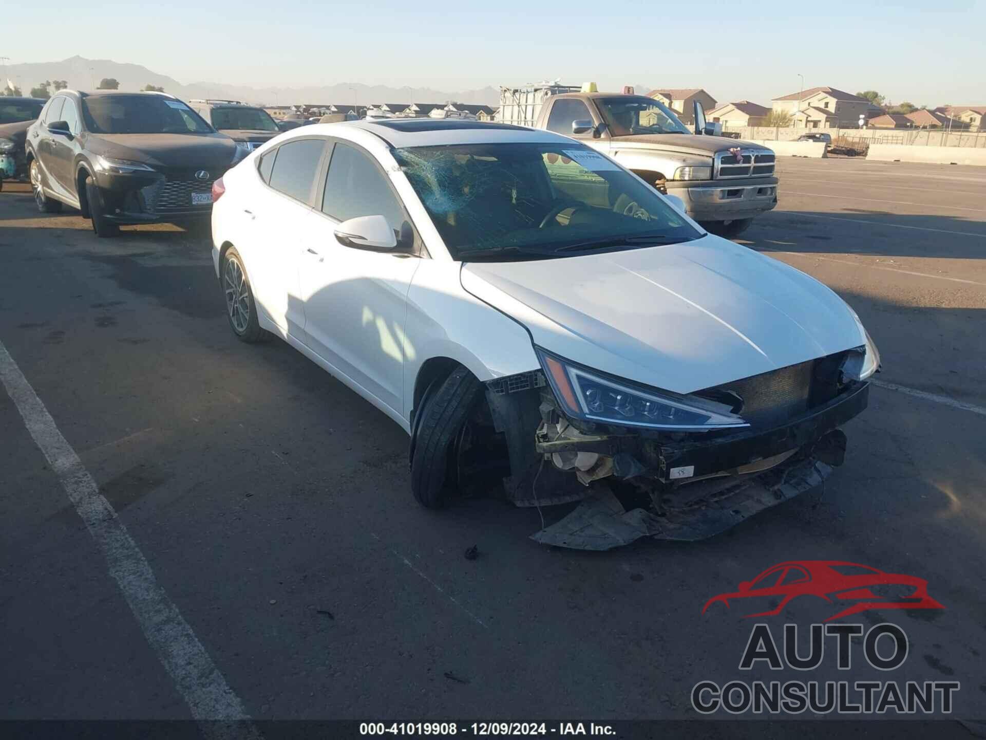 HYUNDAI ELANTRA 2020 - 5NPD84LF7LH603486