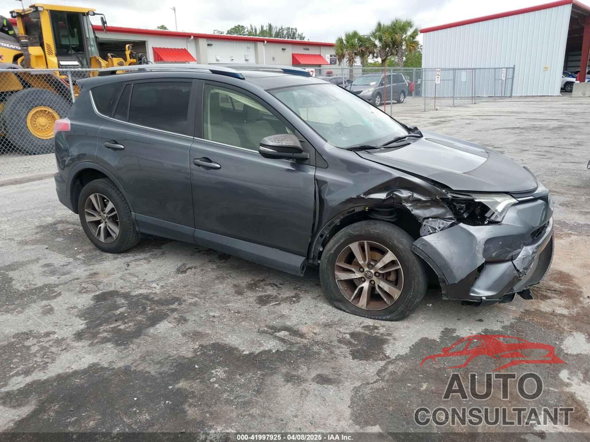 TOYOTA RAV4 2017 - JTMWFREVXHD096998