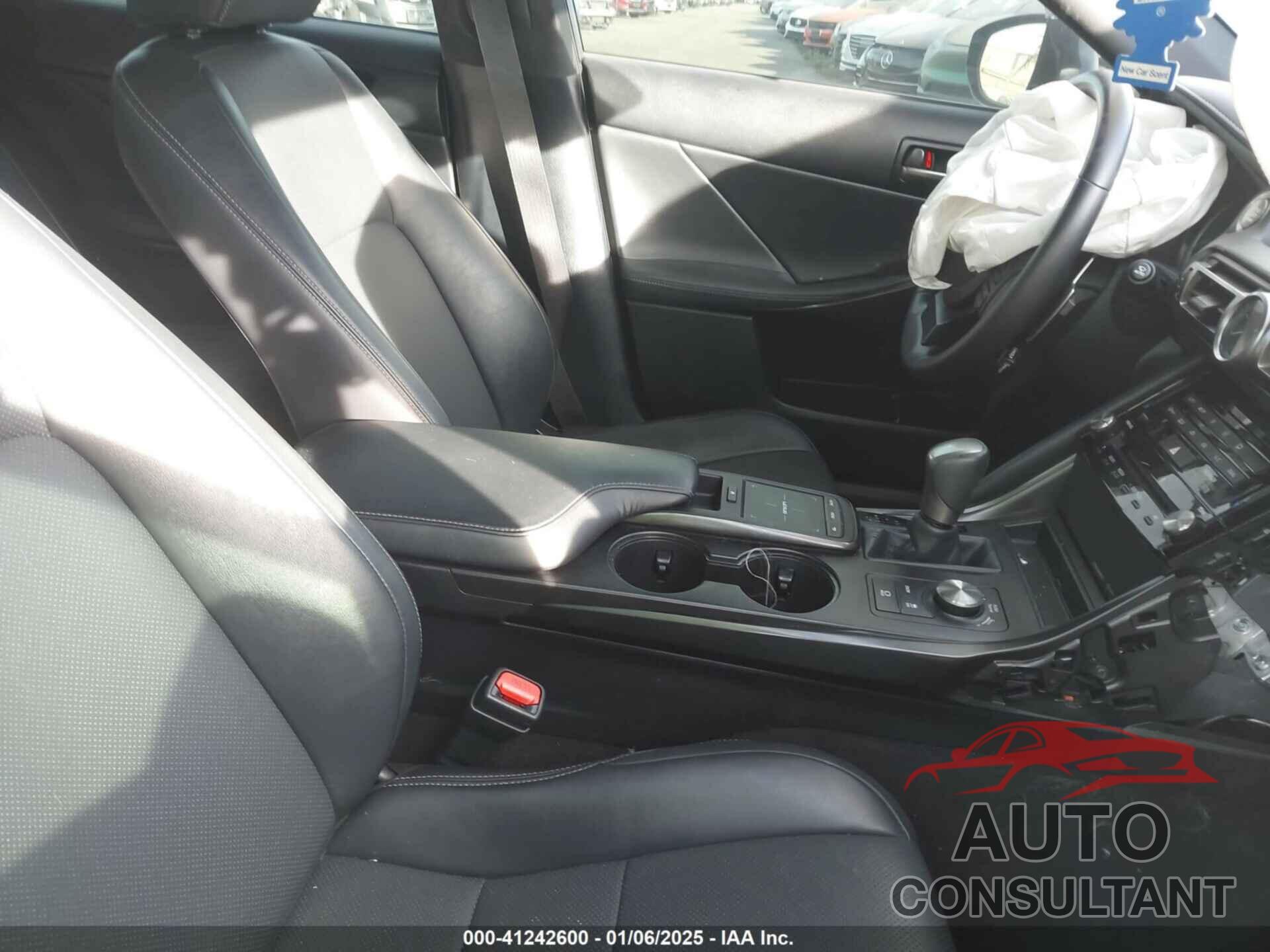 LEXUS IS 300 2021 - JTHAA1D26M5113204