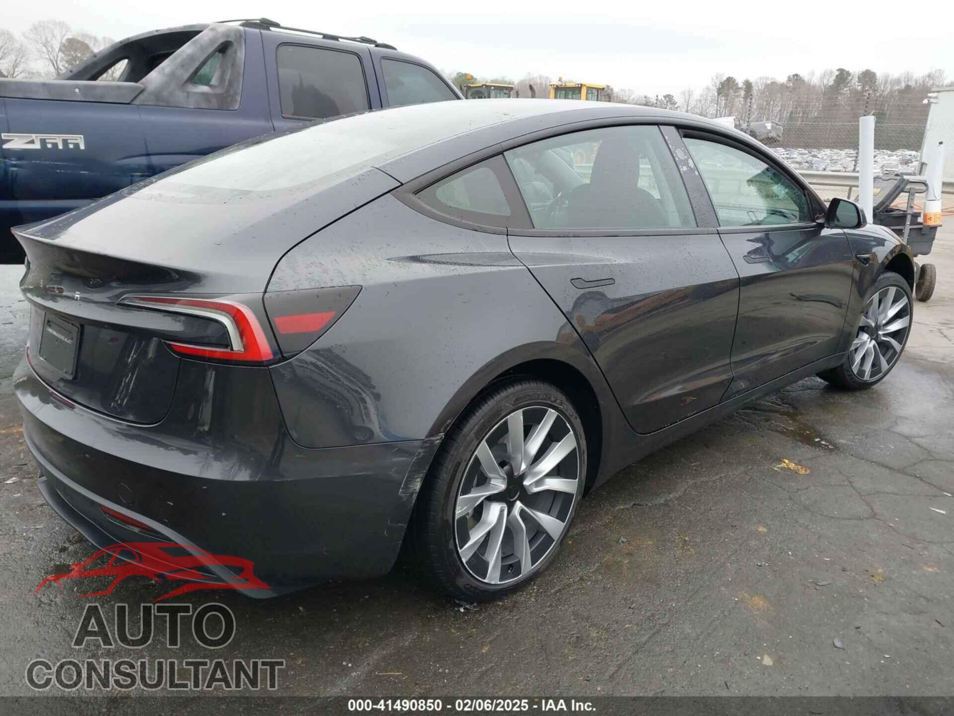 TESLA MODEL 3 2024 - 5YJ3E1EAXRF853199