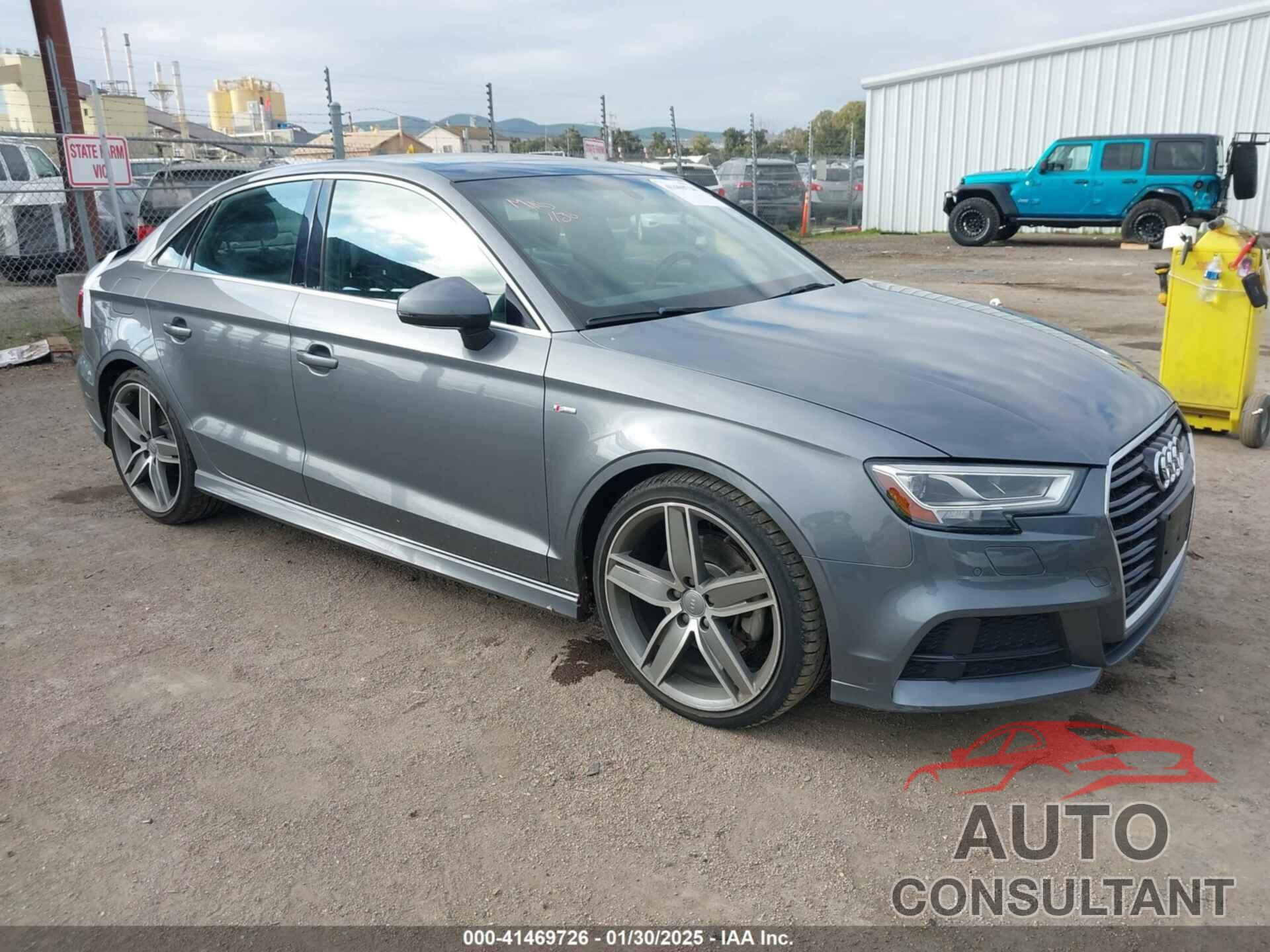 AUDI A3 2019 - WAUGUGFF4KA083871